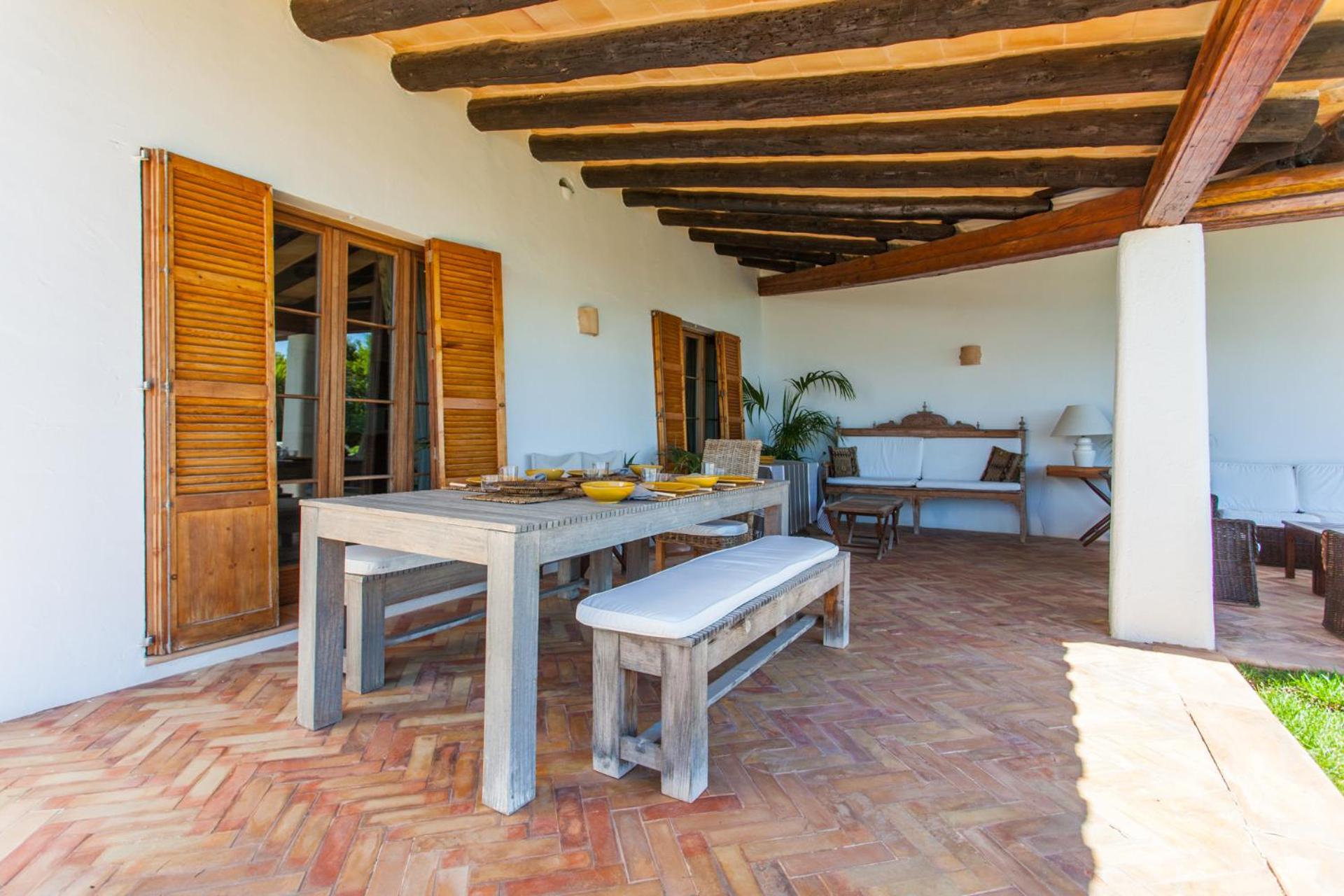Five-Bedroom Villa photo 3
