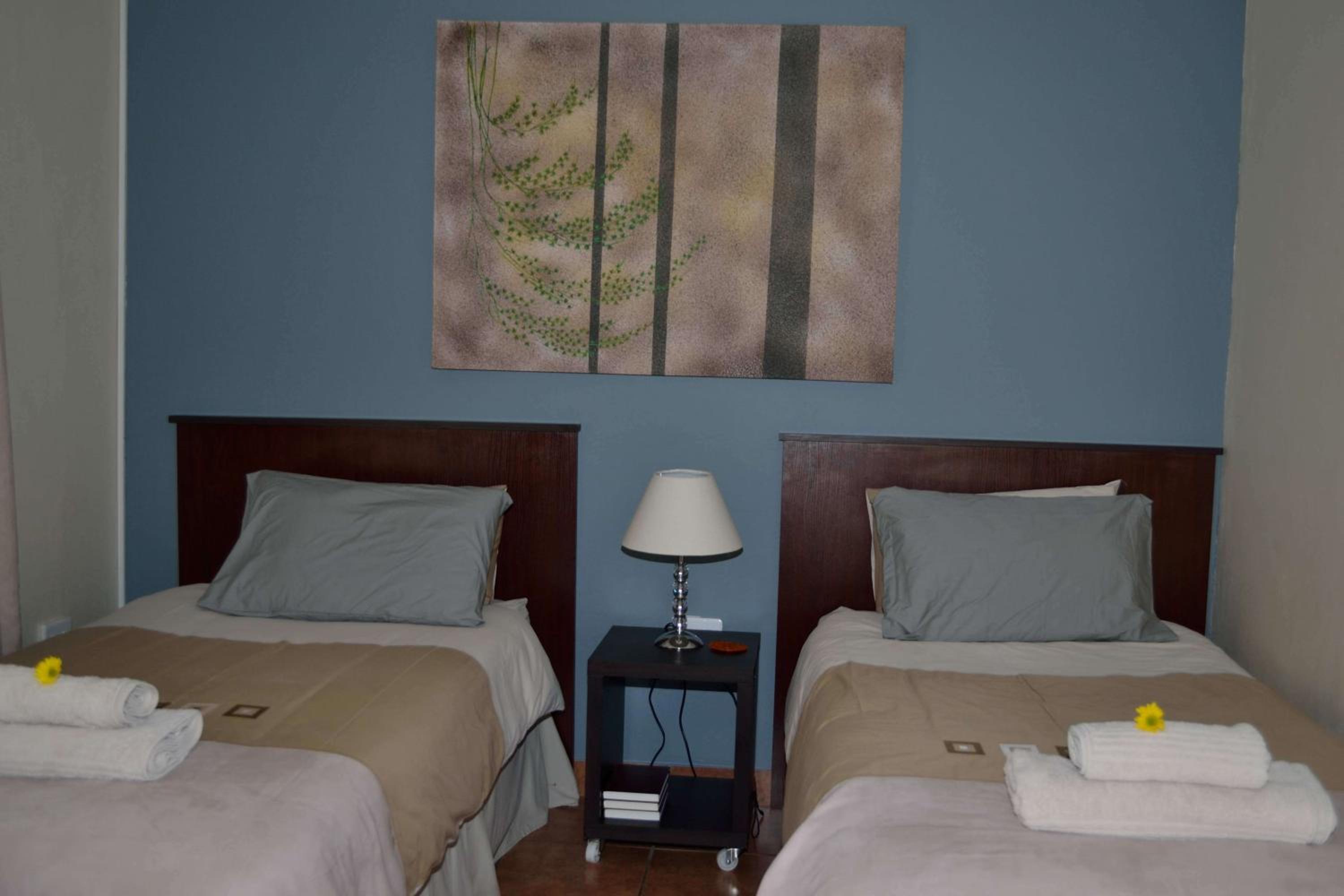 King or Twin Room - Photo 5