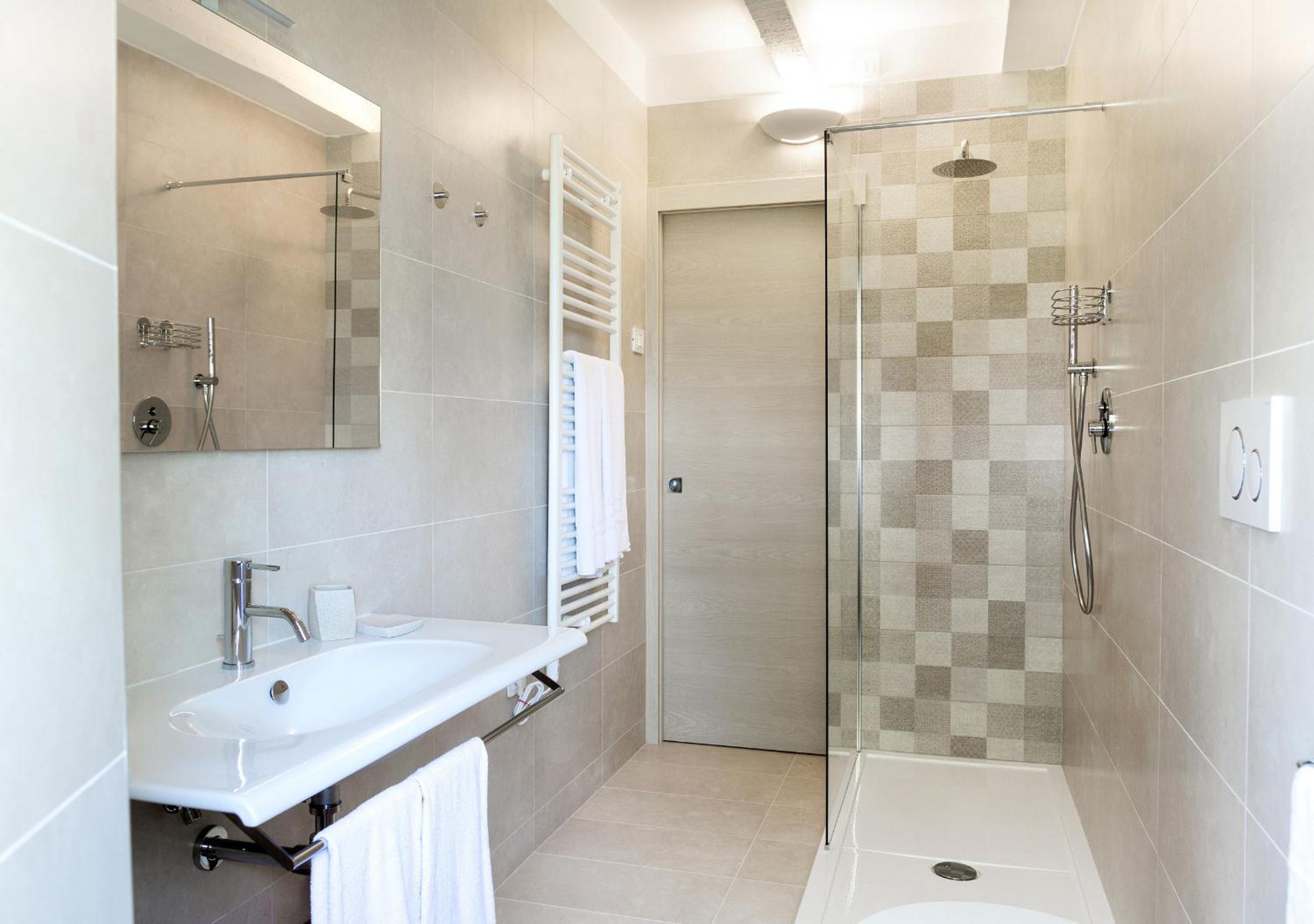 Deluxe Family Suite photo 3