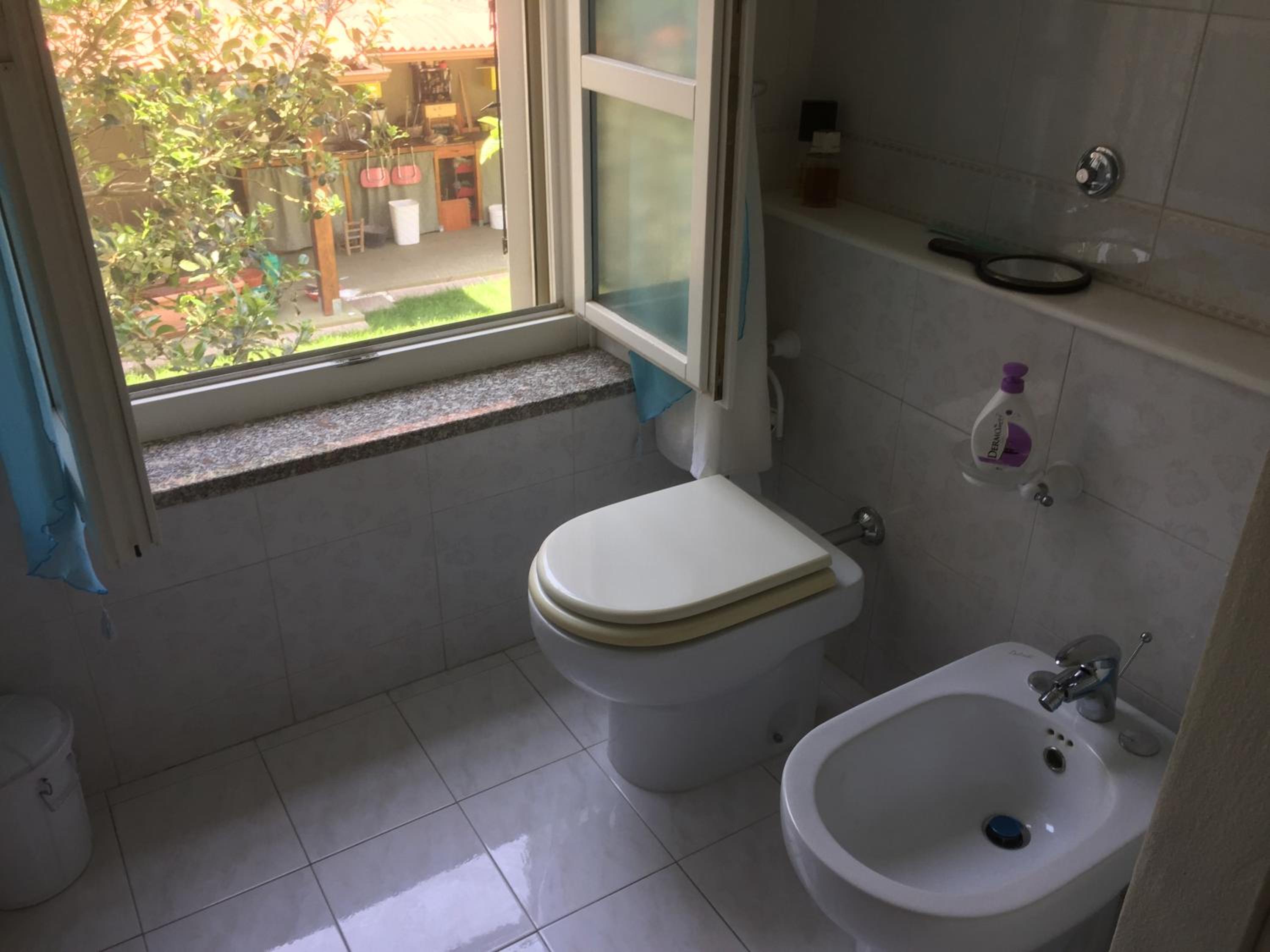 Quadruple Room with Balcony - Photo 10