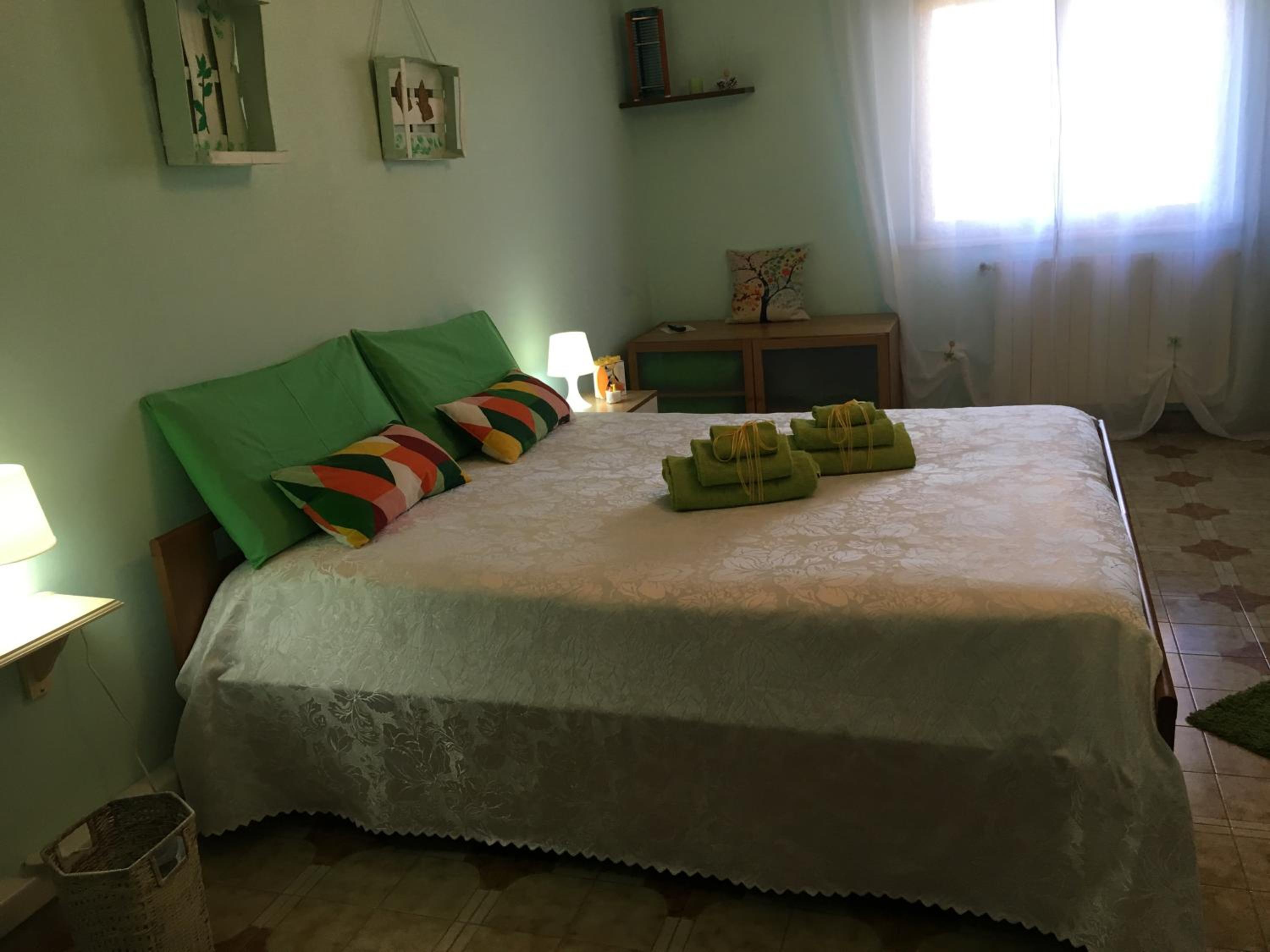 Double or Twin Room with Private Bathroom - Photo 25