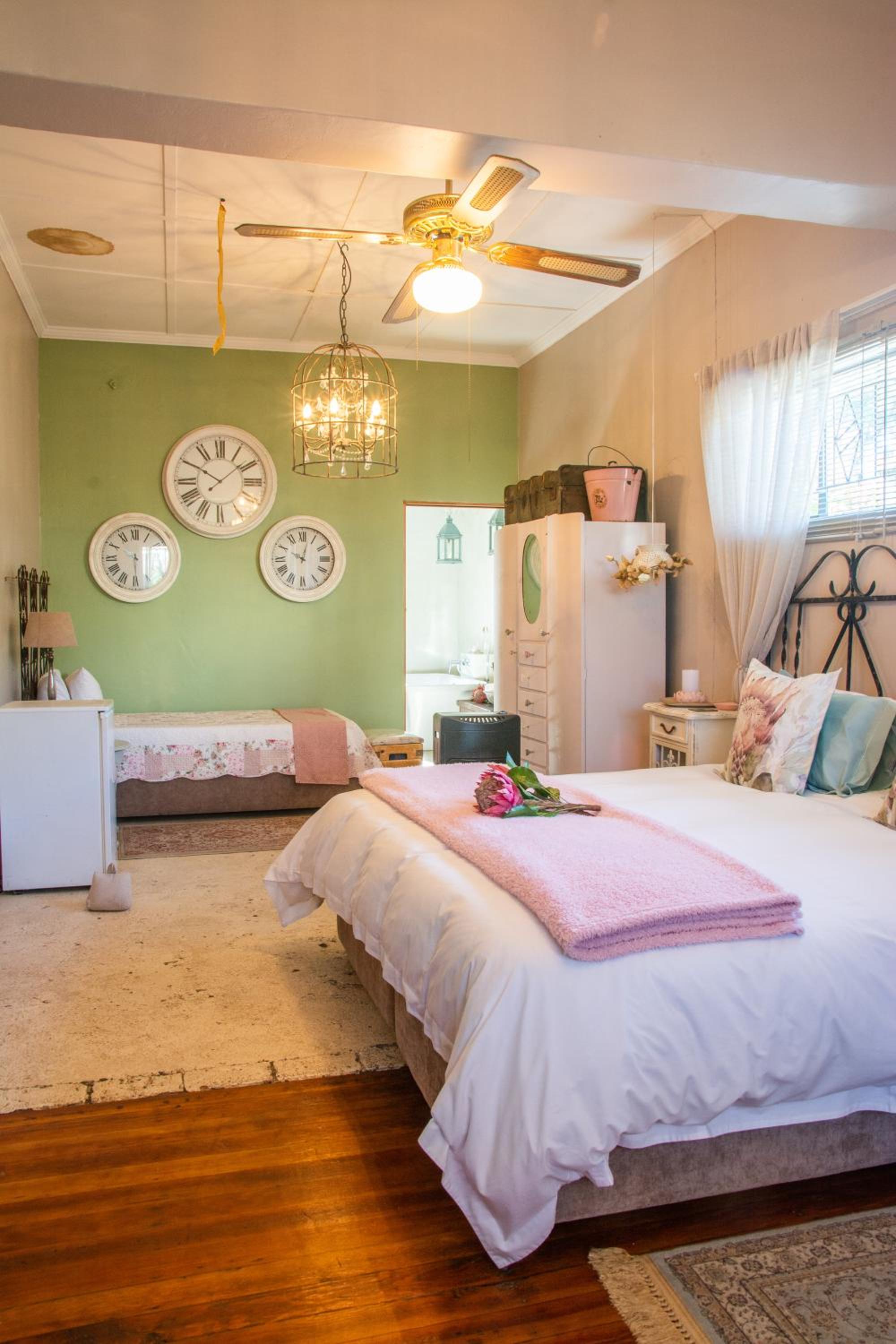 Standard Family Room - Photo 23