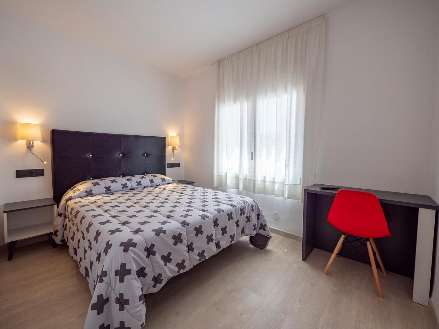Standard Double or Twin Room - Photo 7