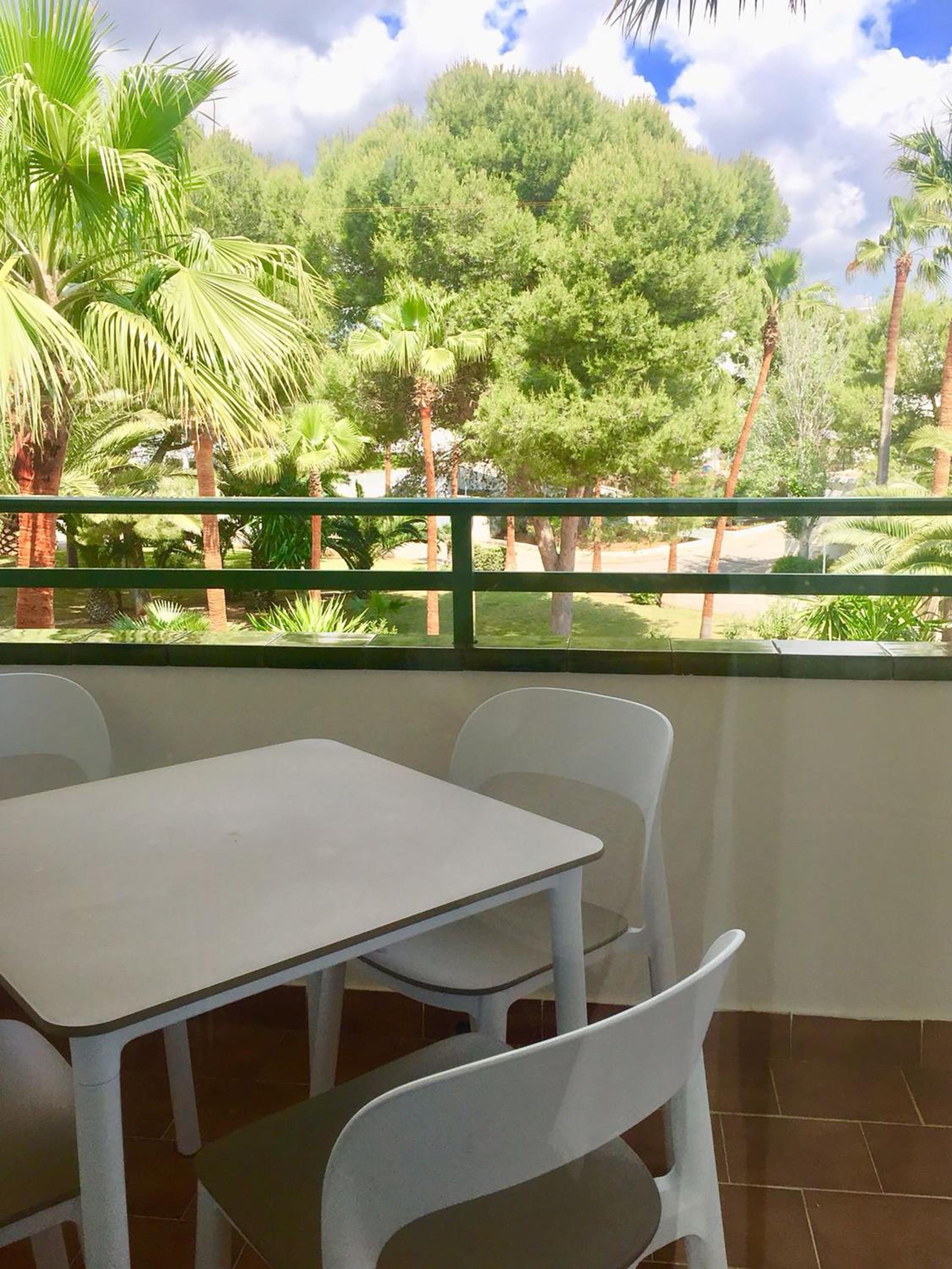 Two-Bedroom Apartment (4 Adults + 2 Children)