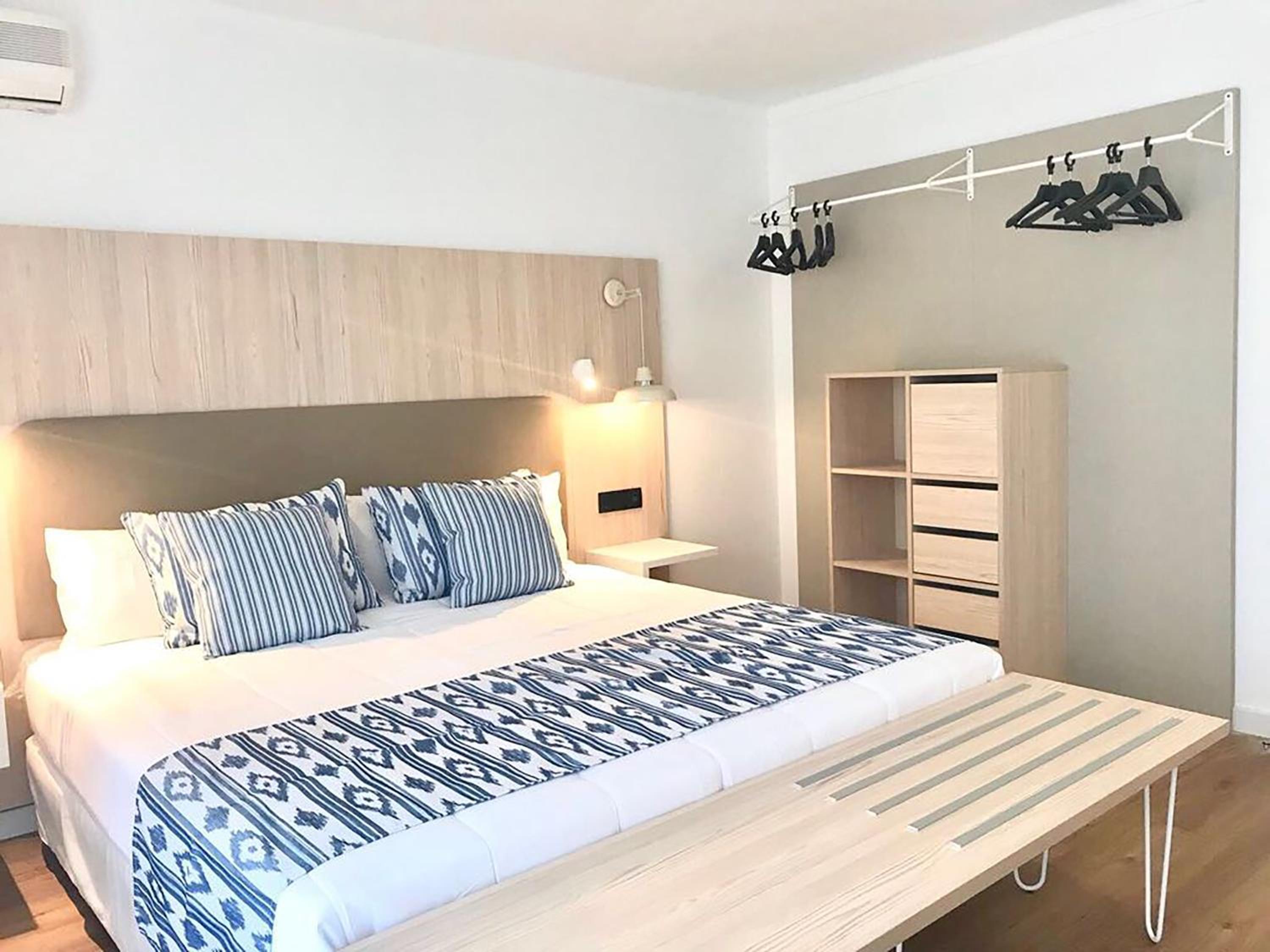 Double Room thumbnail 6
