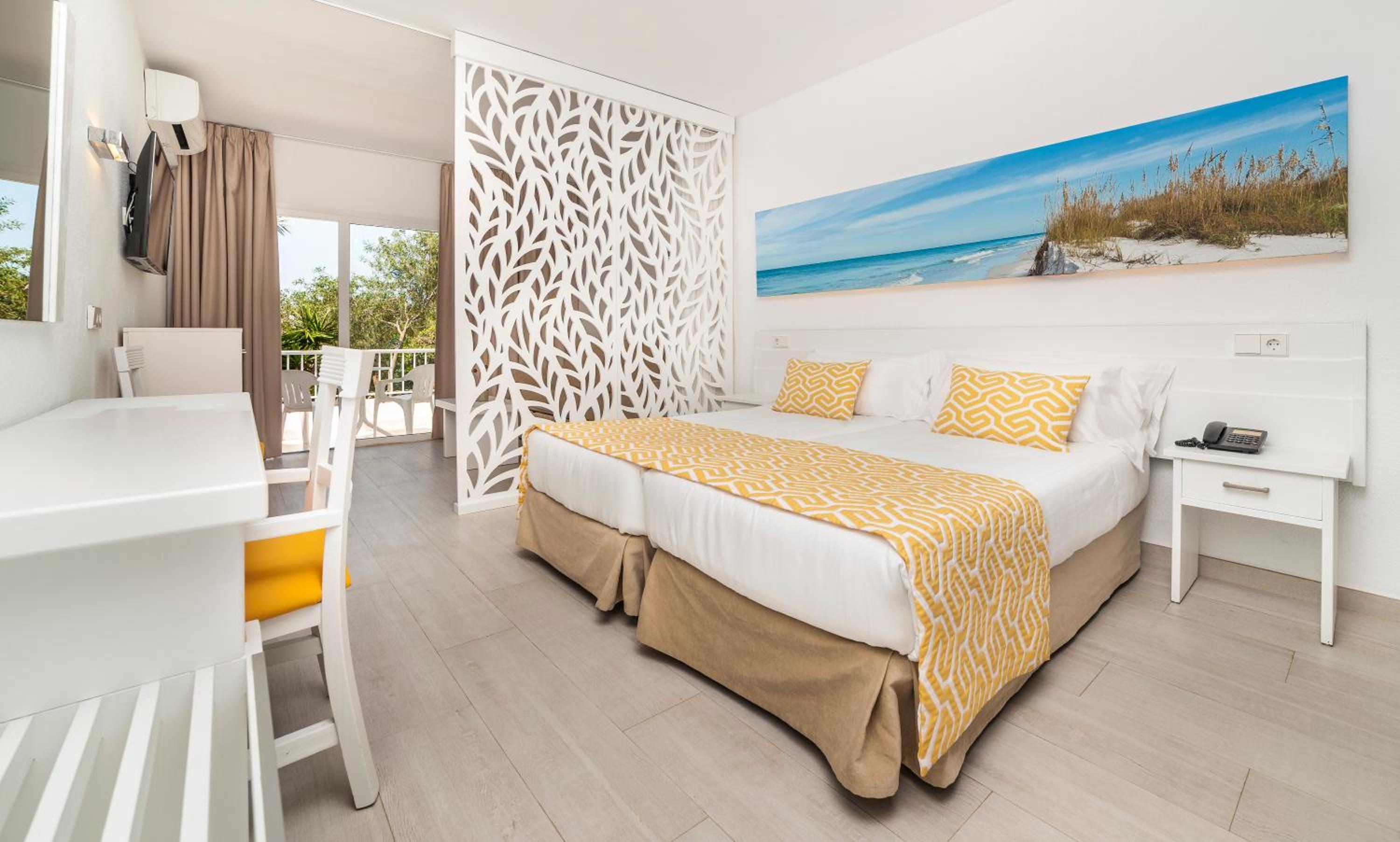 Habitación Doble Familiar (2 adultos + 2 niños)