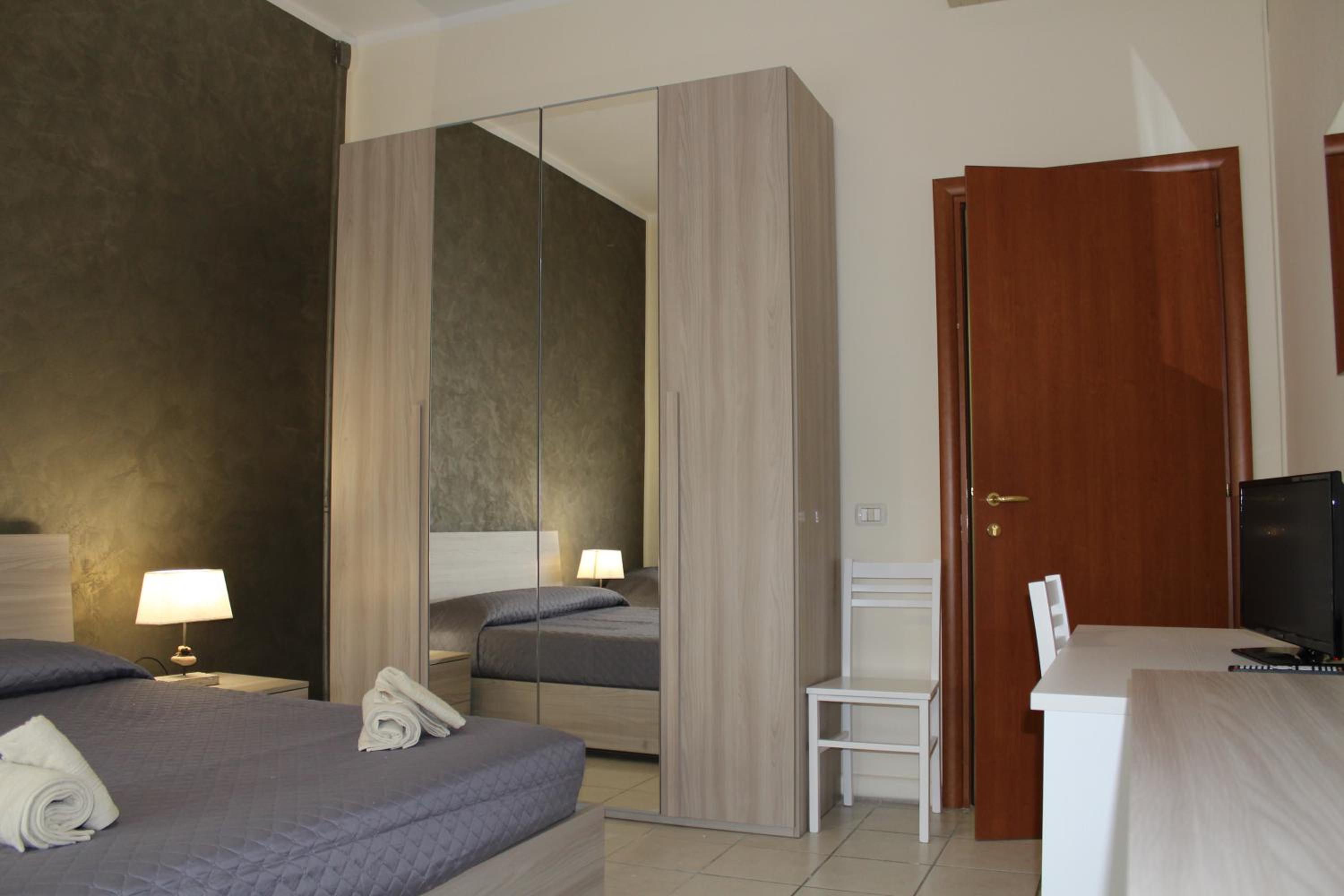 Triple Room with Private Bathroom photo 3