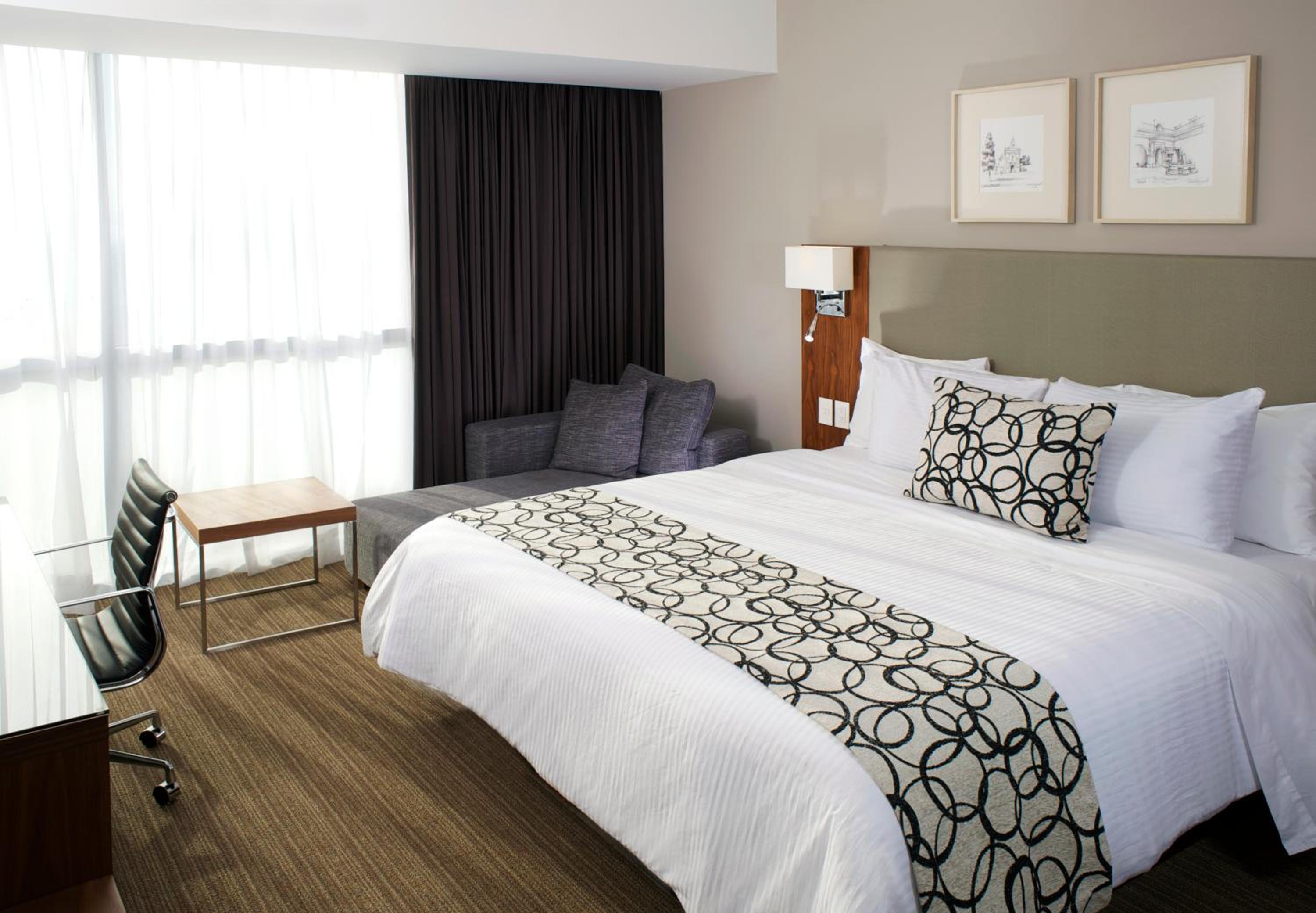Superior King Room - Photo 3
