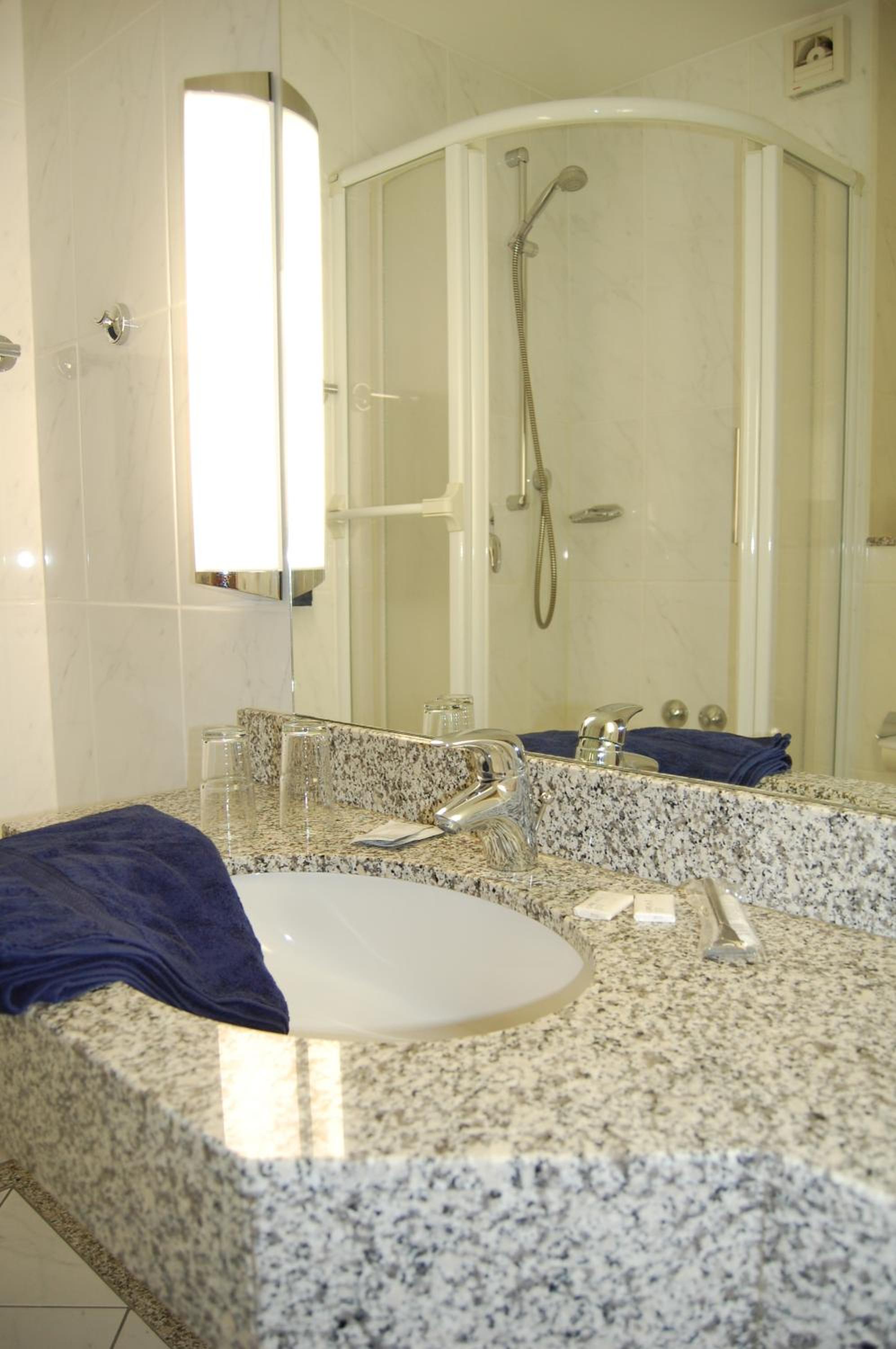 Double Room - Photo 4