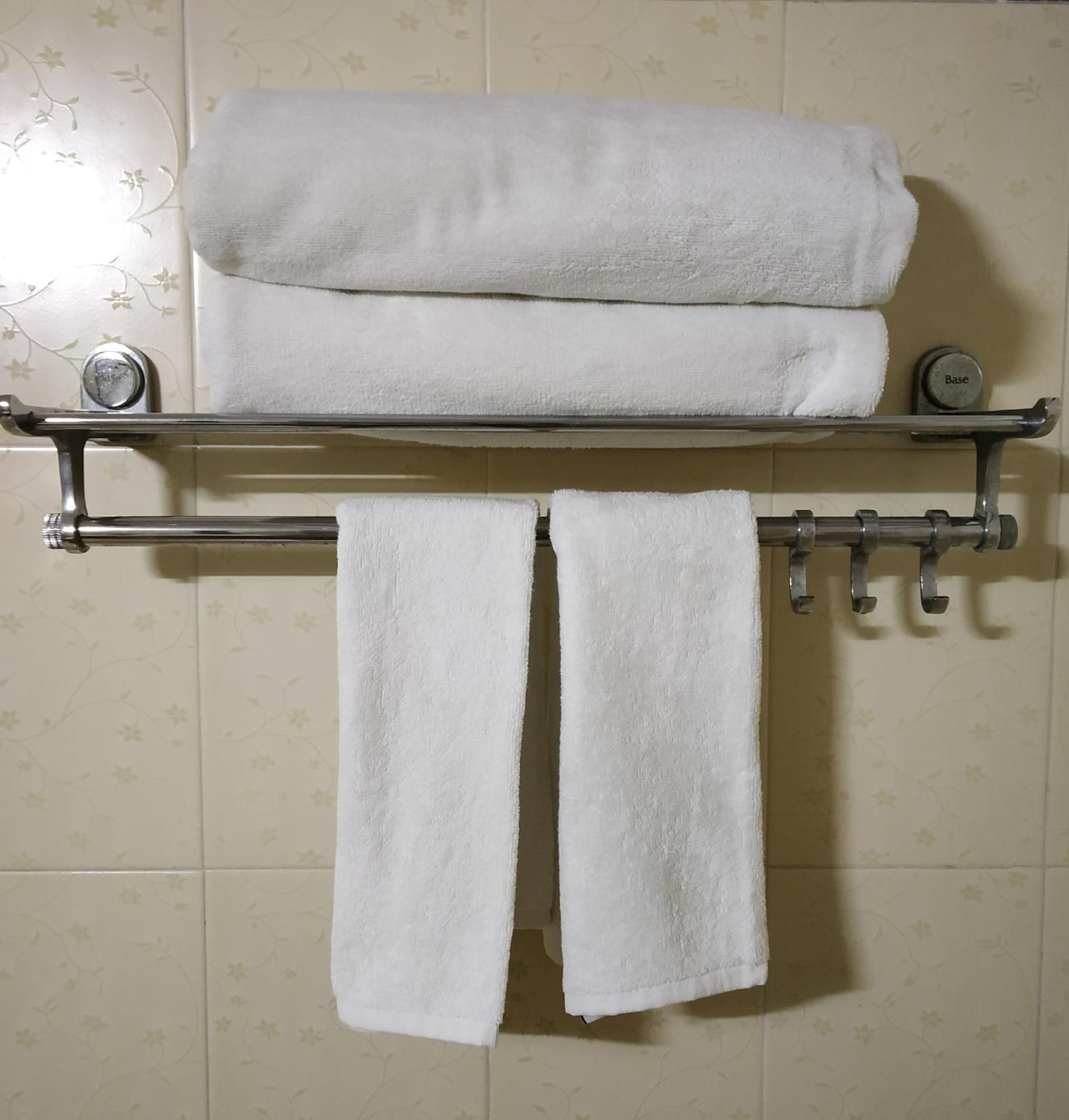 Deluxe Double or Twin Room - Photo 11