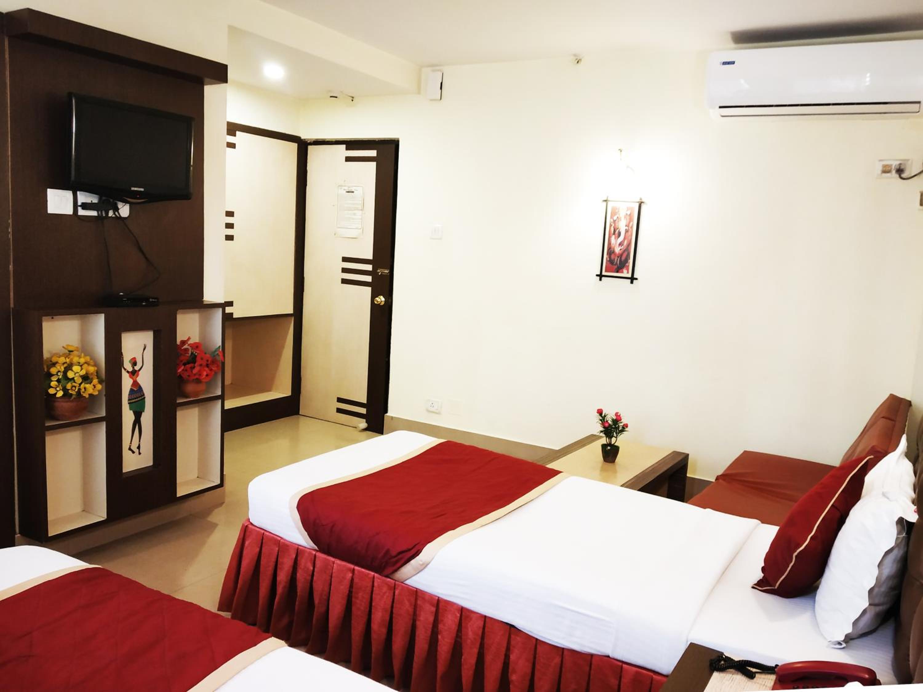 Deluxe Double or Twin Room - Photo 10