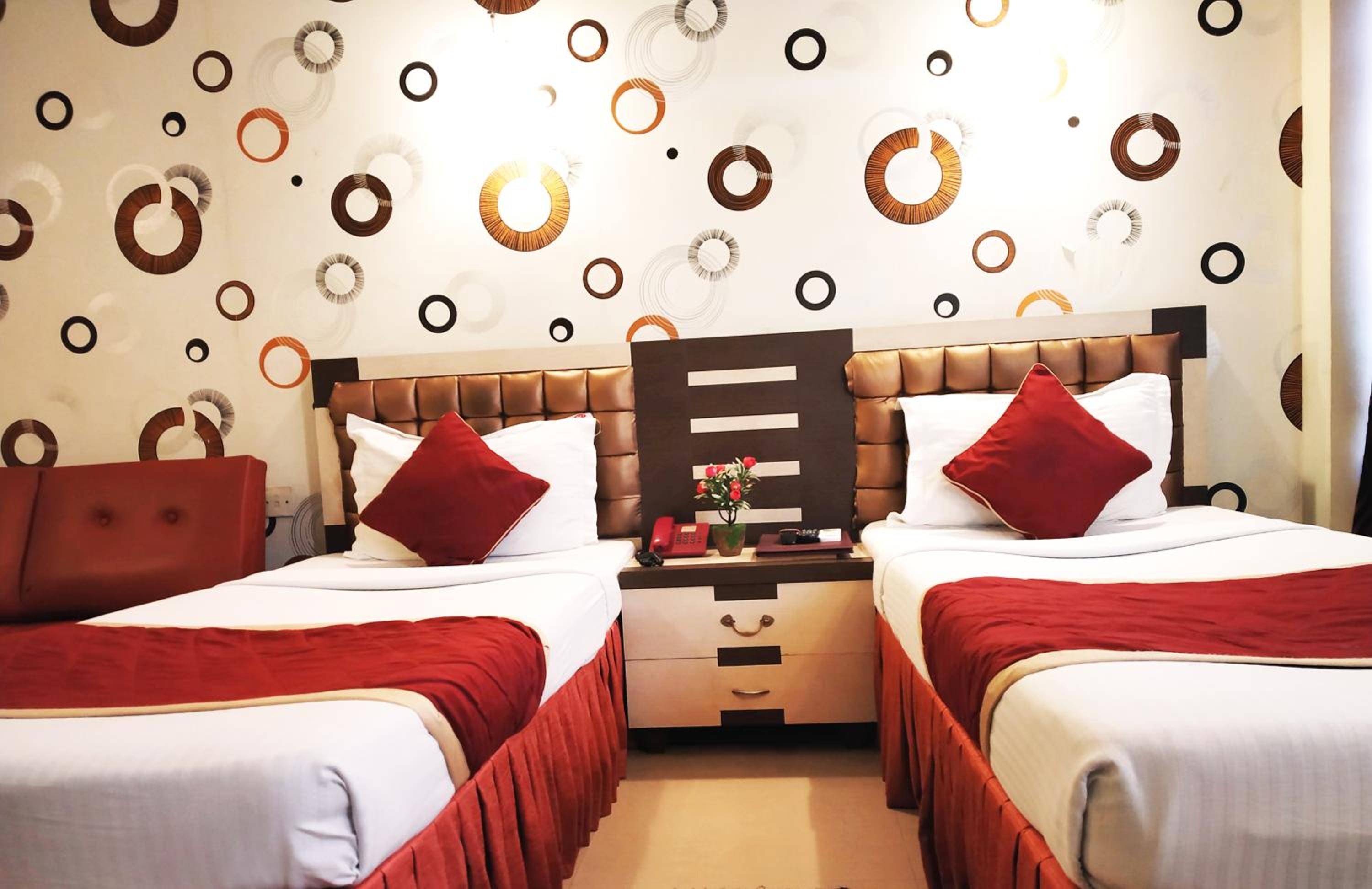 Deluxe Double or Twin Room - Photo 13