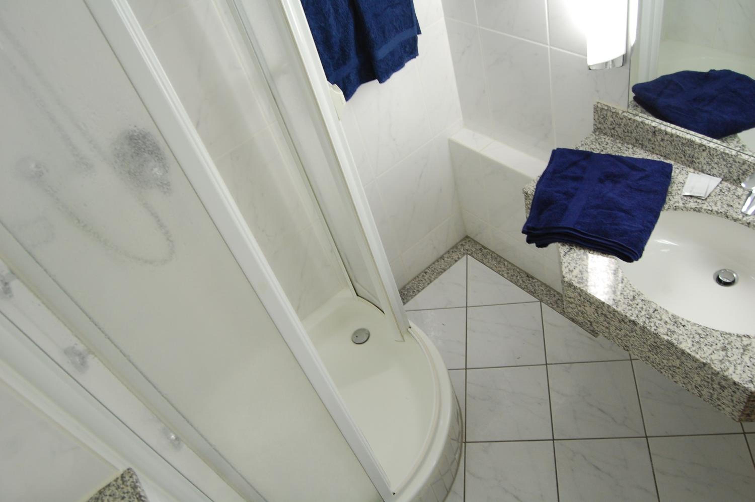 Double Room - Photo 2