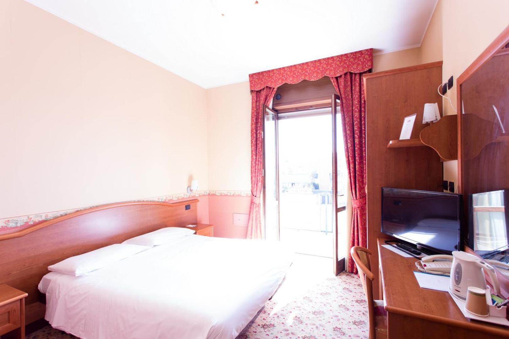 Superior Double Room - Photo 12