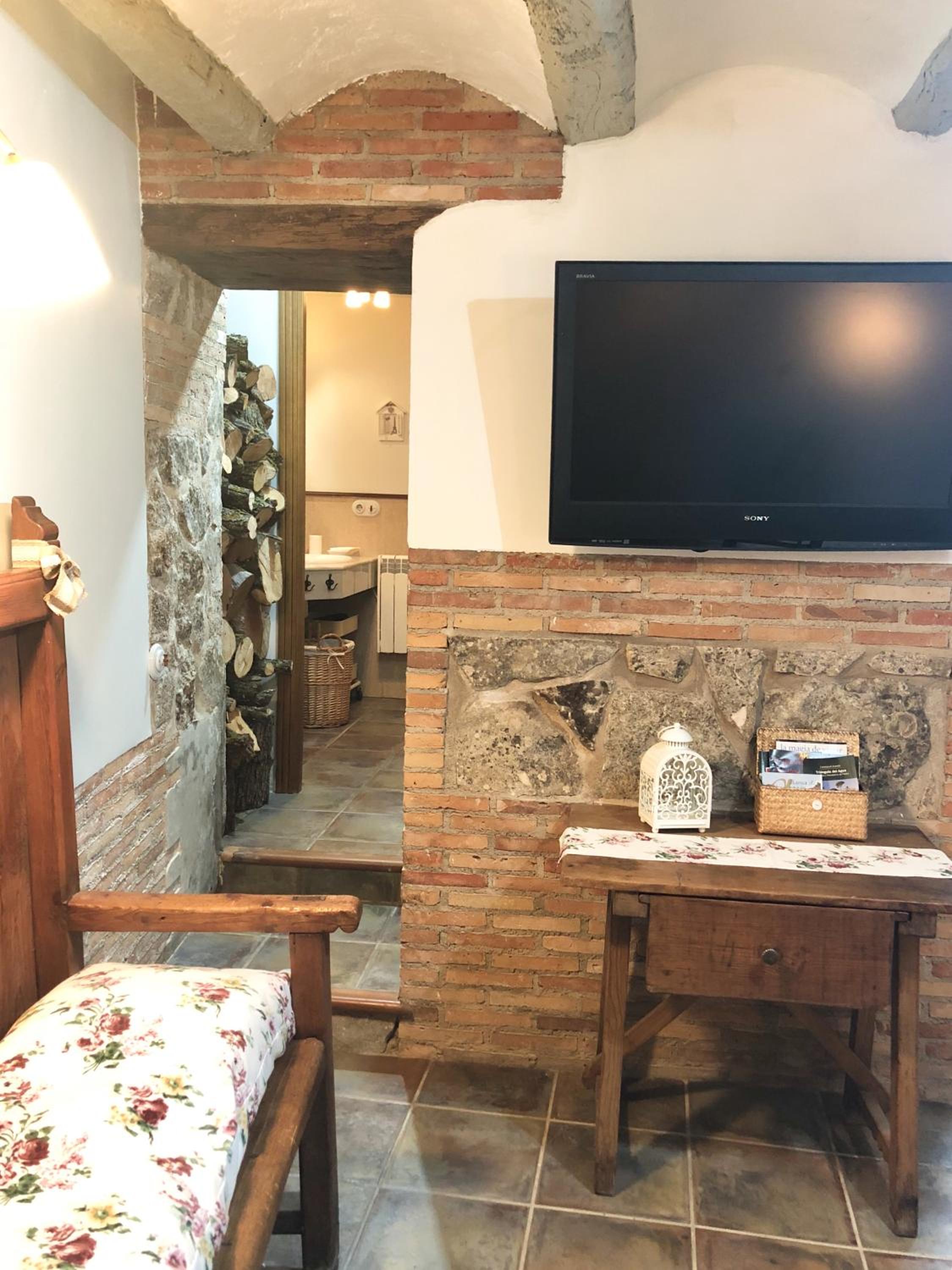 Studio Apartment - Photo 11