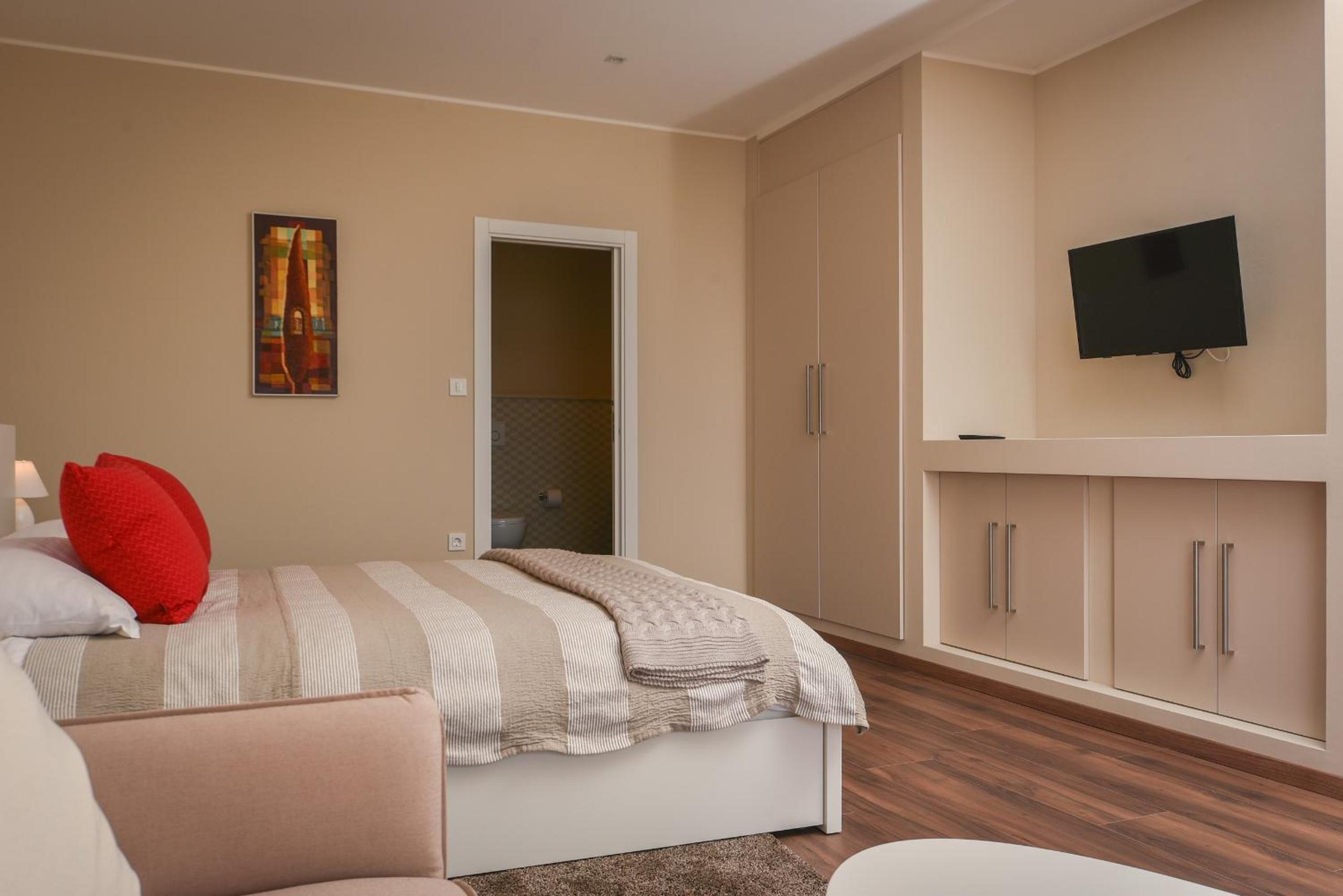Junior Suite with Terrace - Photo 5
