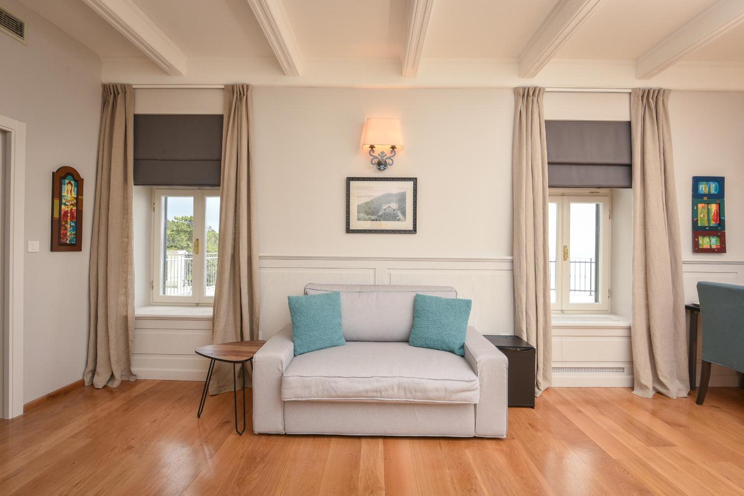 Junior Suite with Terrace - Photo 4