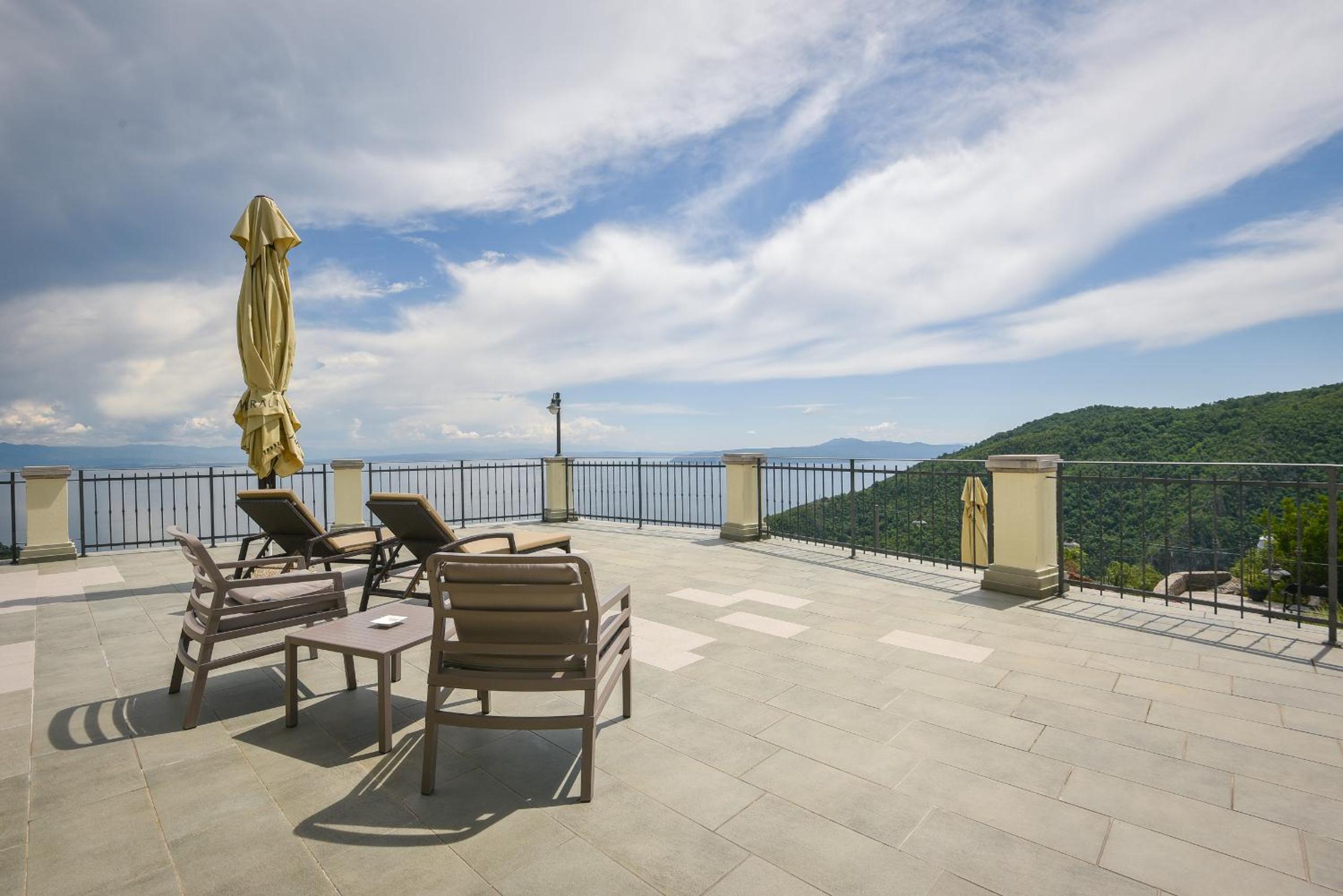 Junior Suite with Terrace - Photo 3