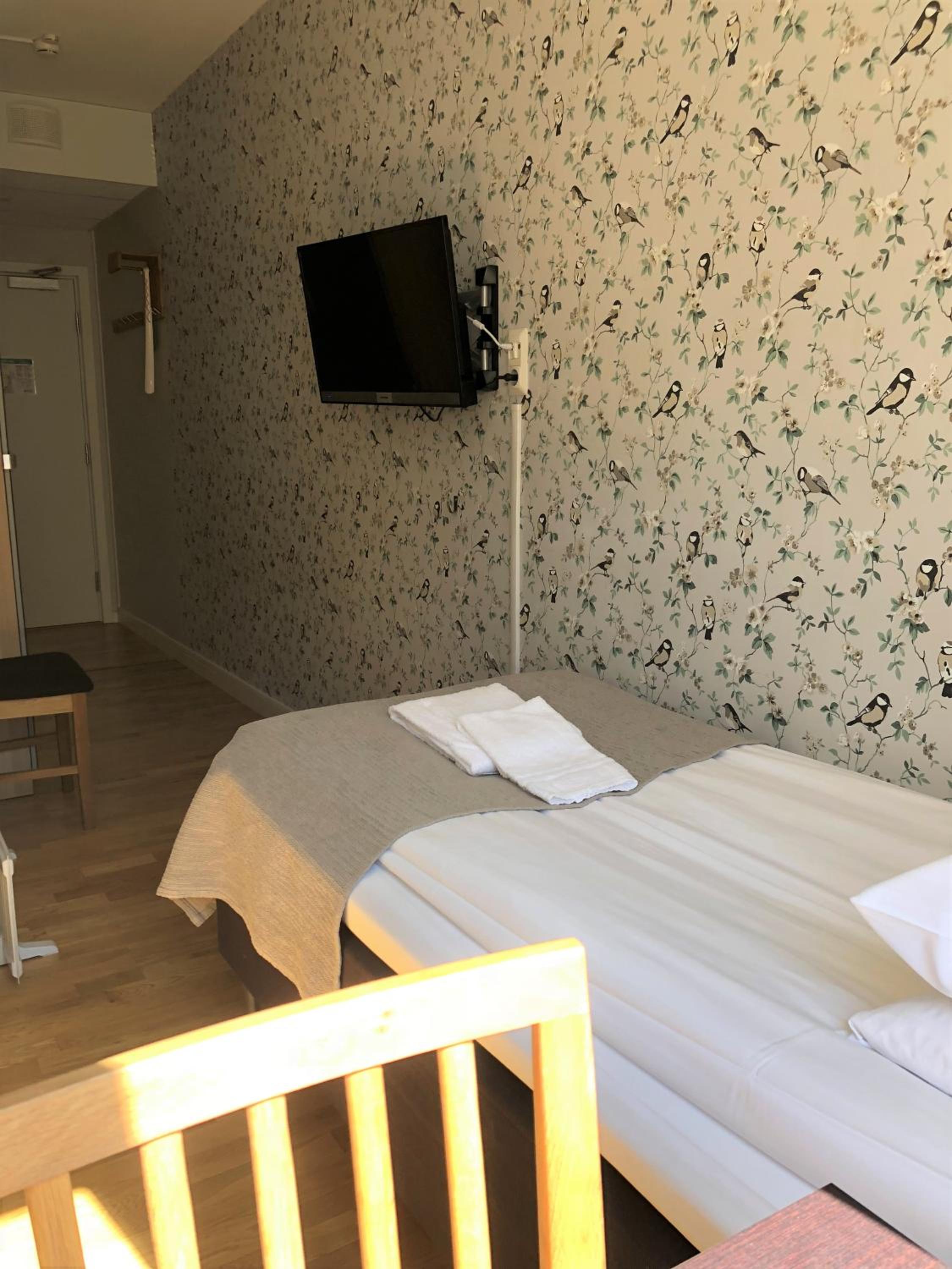 Economy Twin Room photo 2