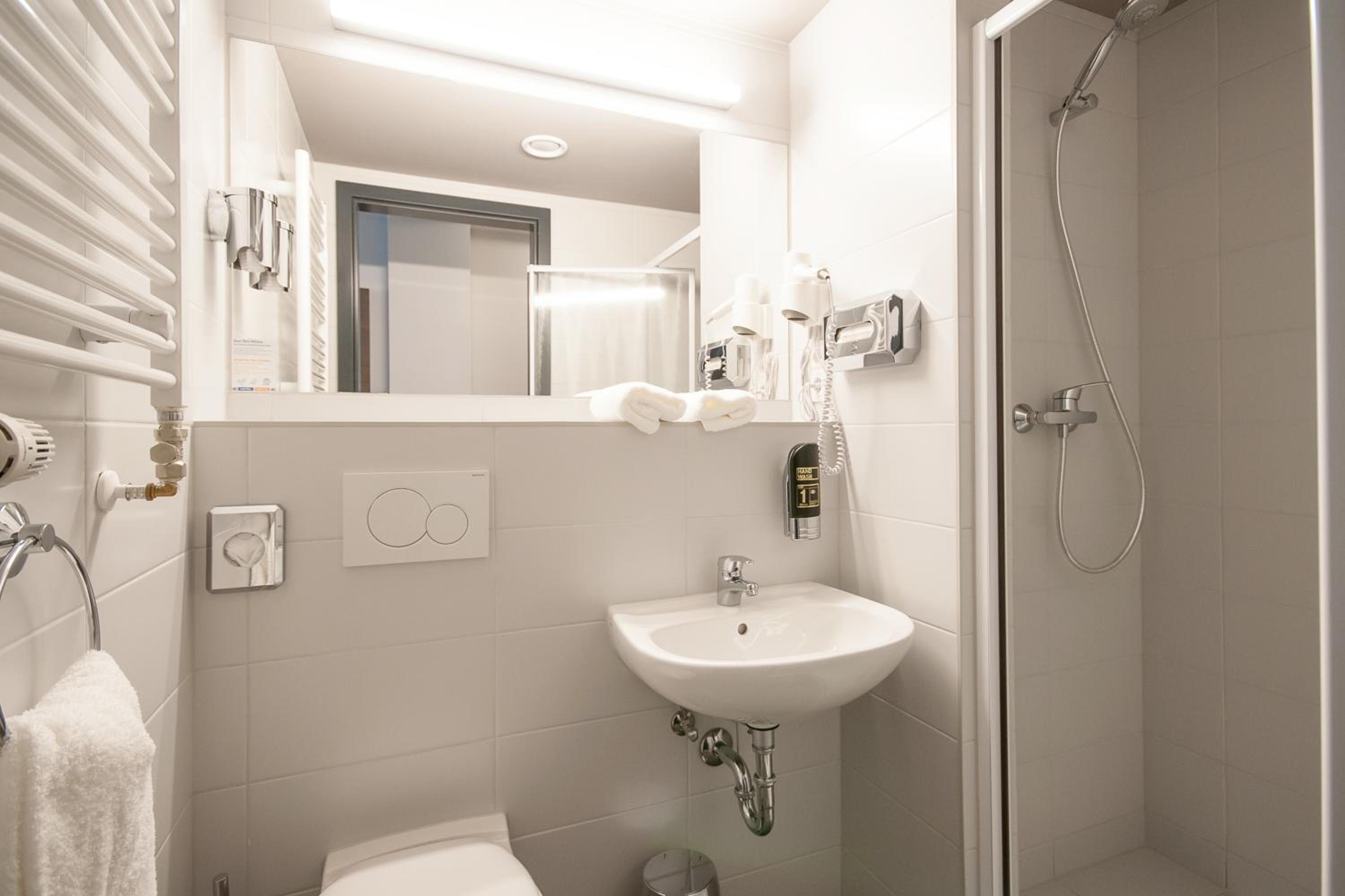 Twin room for Single use photo 2