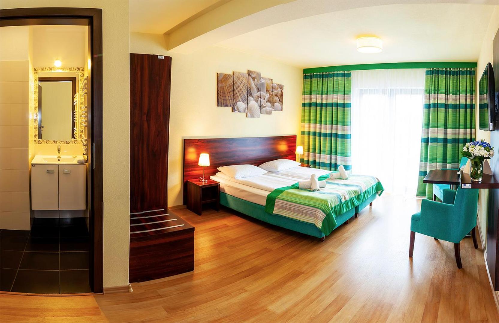 Double or Twin Room with Balcony - Photo 1