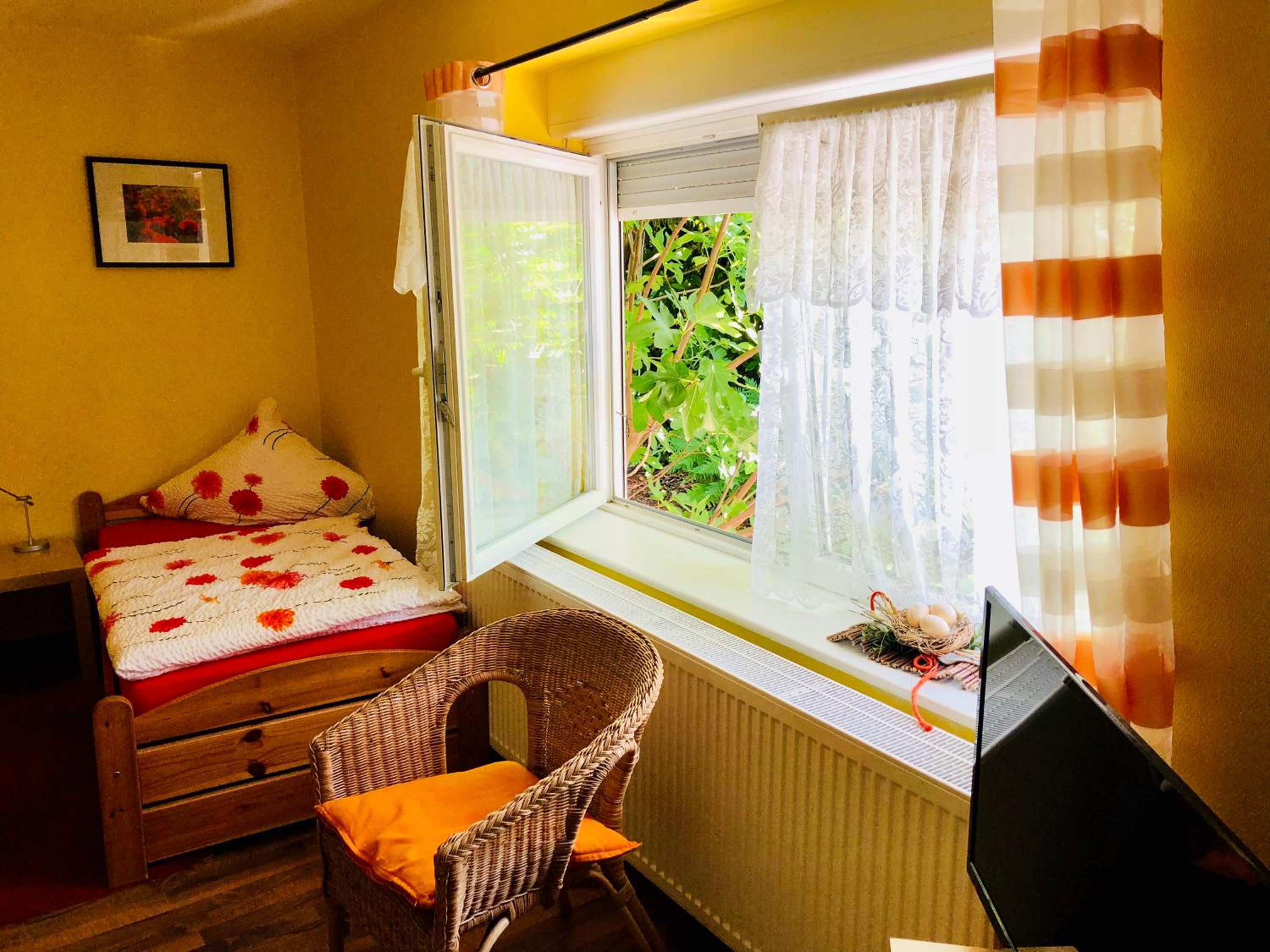 Double Room with Shared Bathroom photo 1
