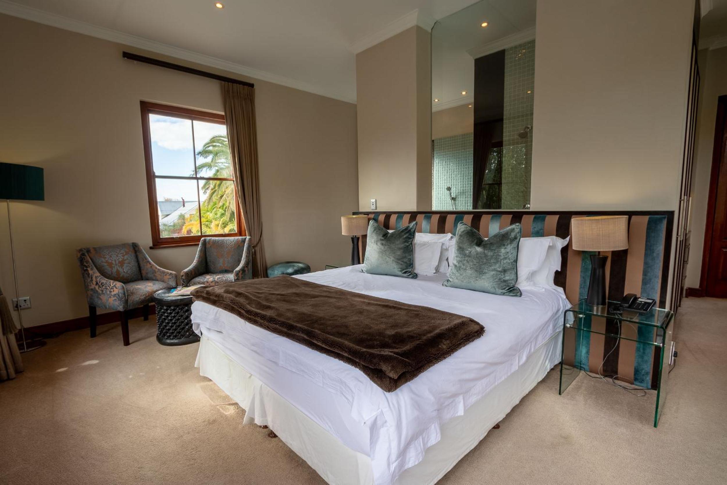 Deluxe Suite - Photo 5
