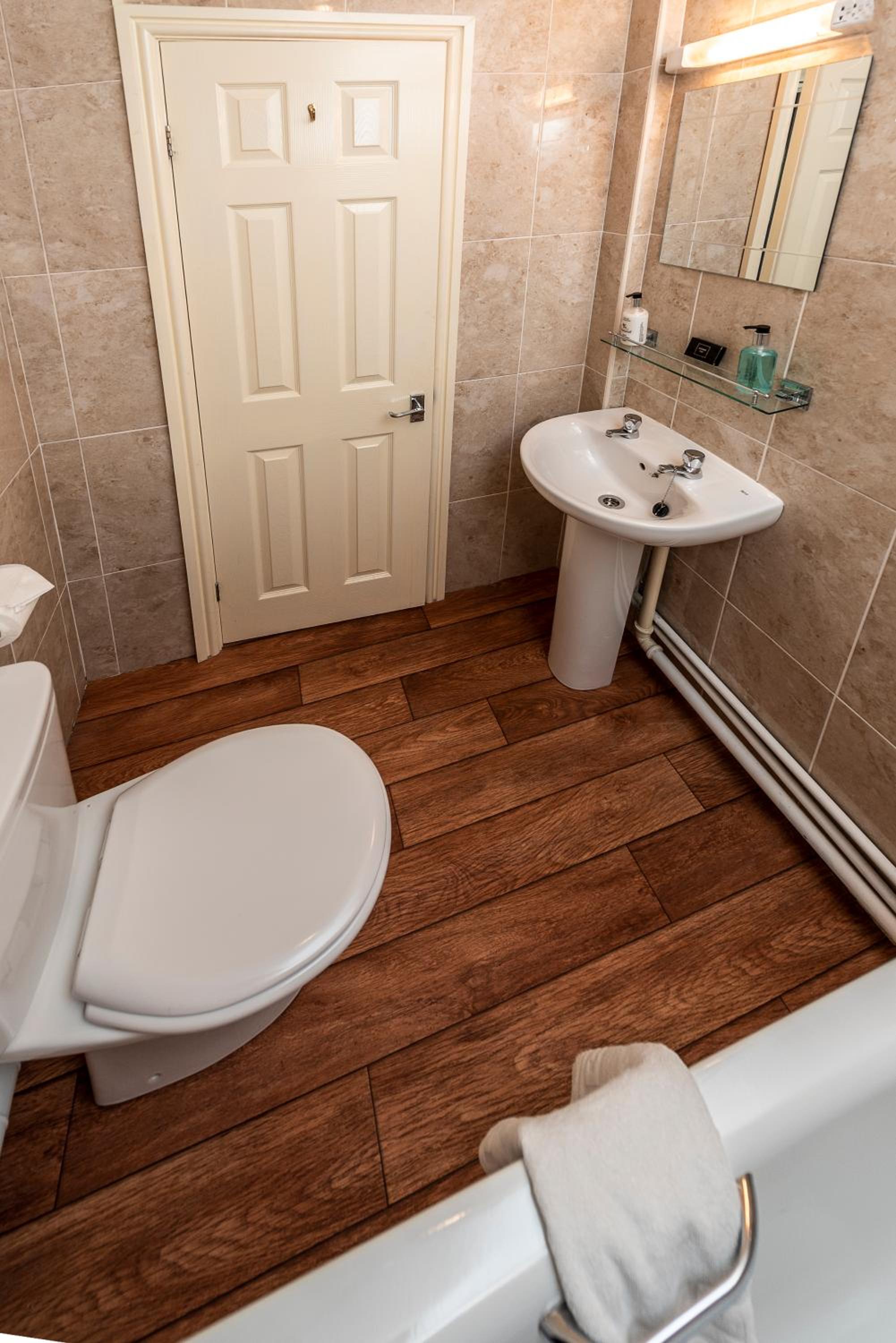 Double Room - Photo 25