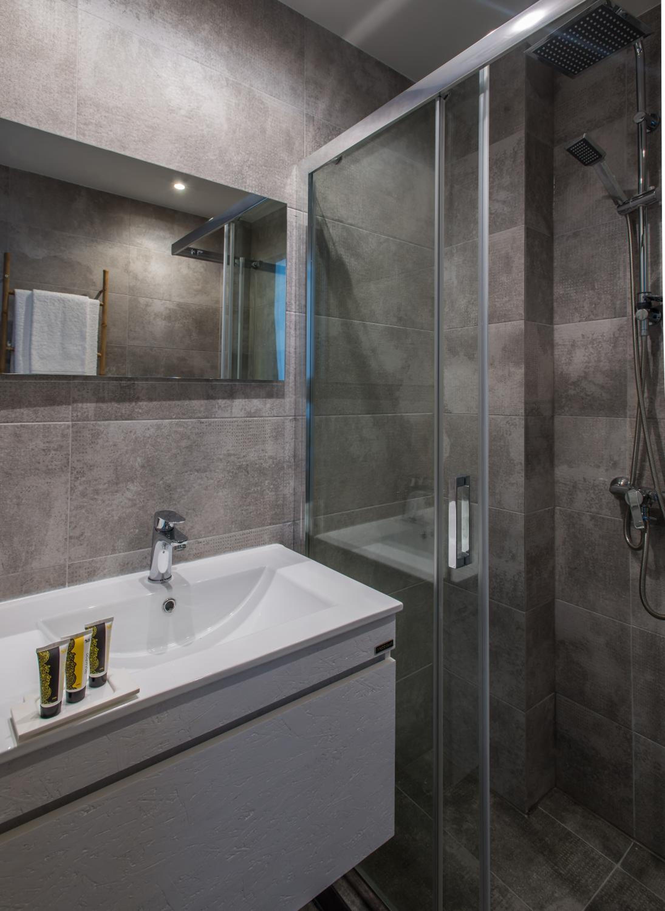 Special Offer - Apartment photo 2