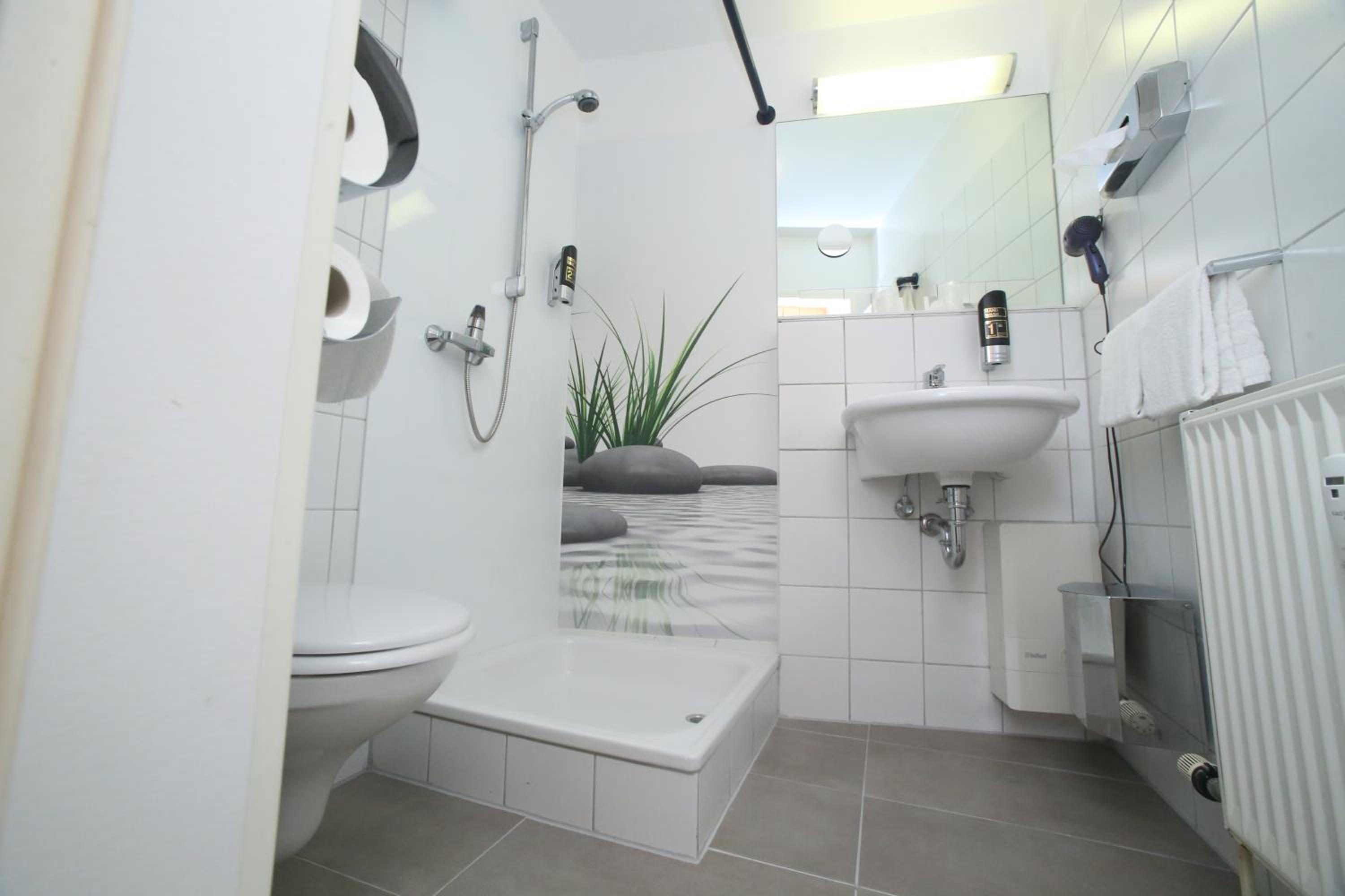 Twin Room - Photo 4