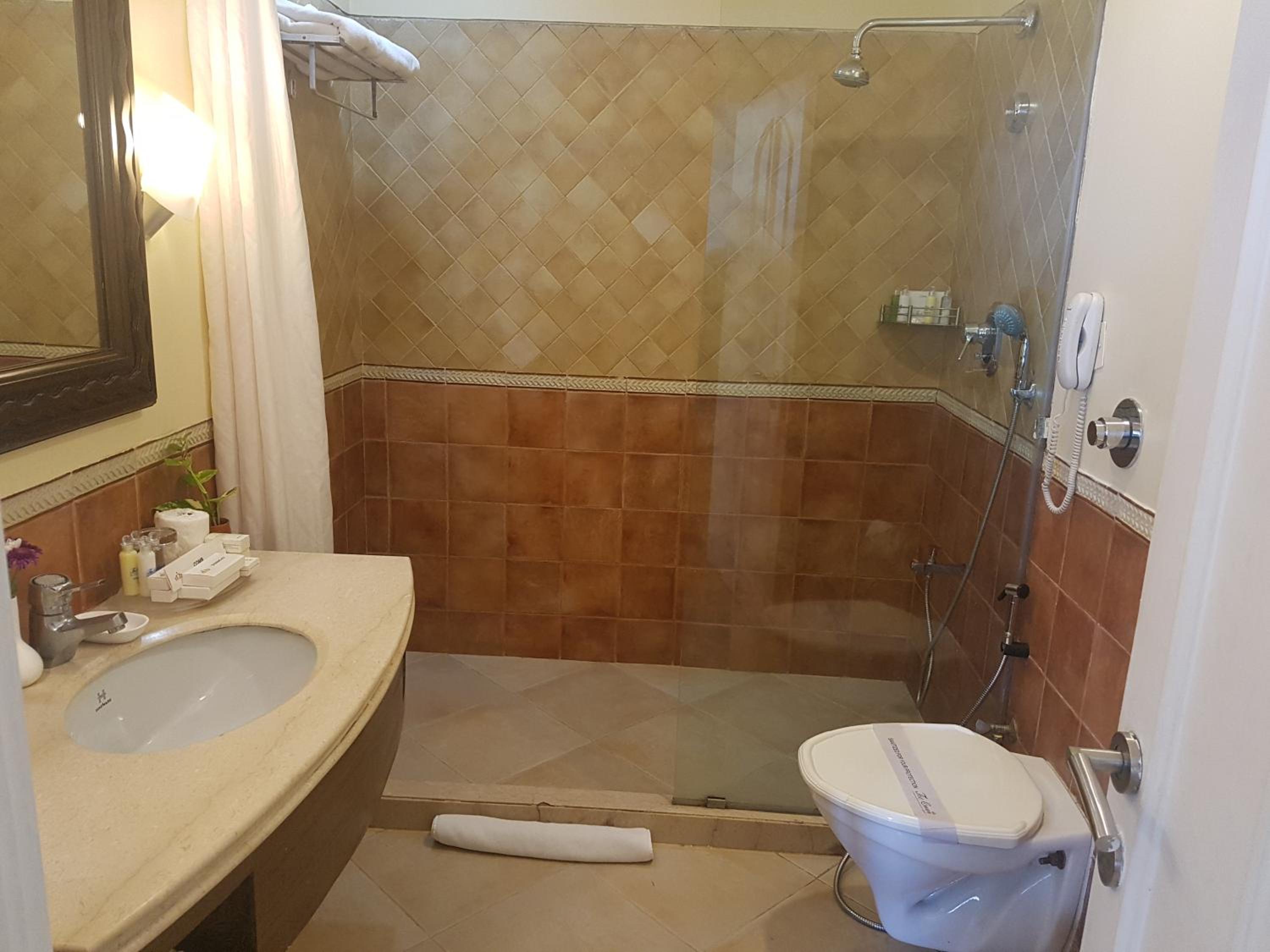 Superior Double or Twin Room with River View - Photo 7