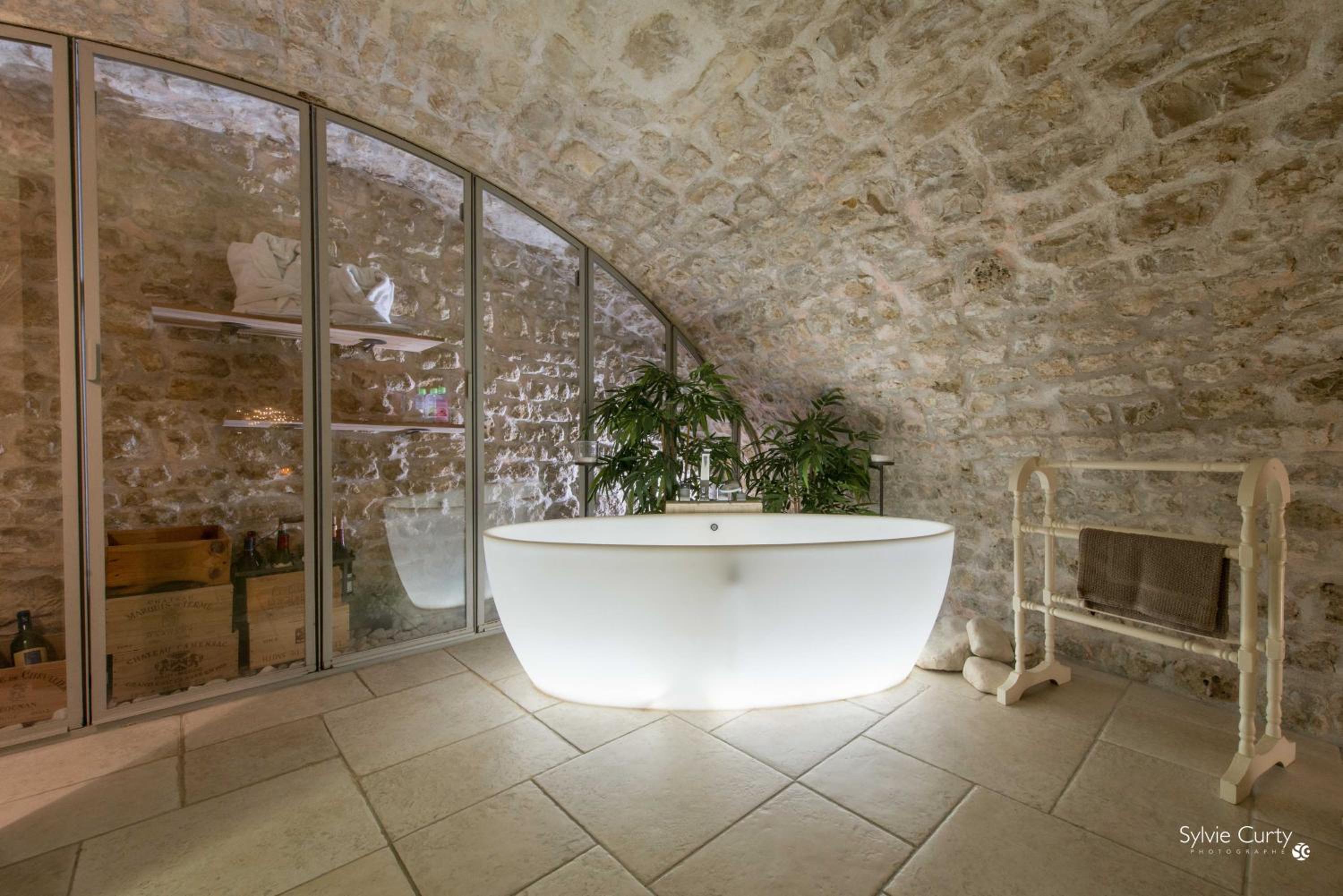 Deluxe Double Room with Bath photo 2