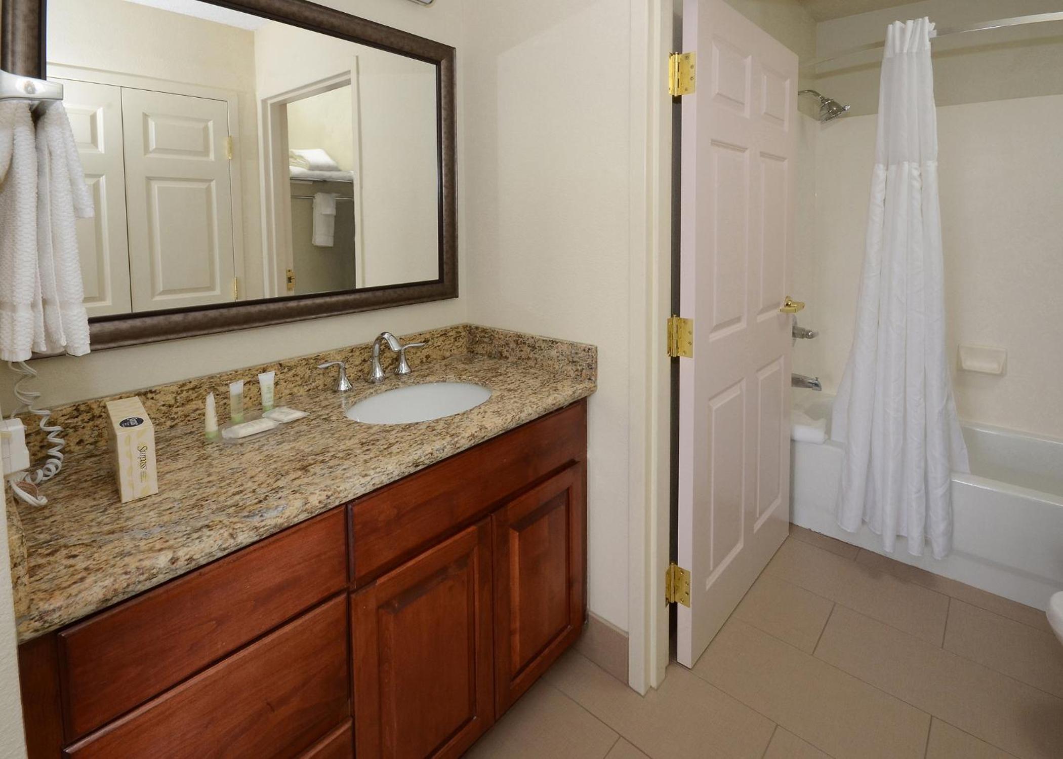 Studio Suite - Photo 3