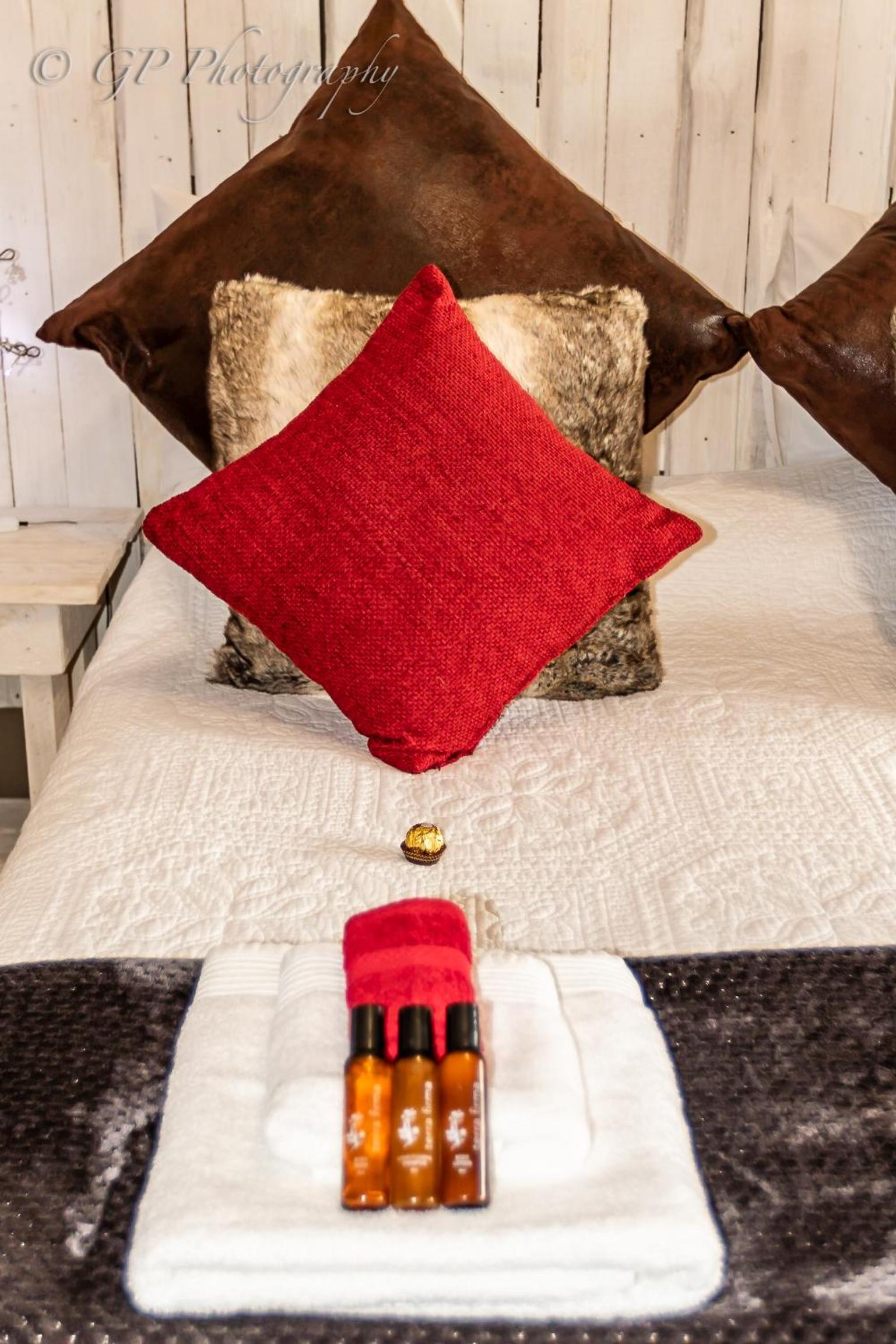Deluxe Queen Suite - Photo 27