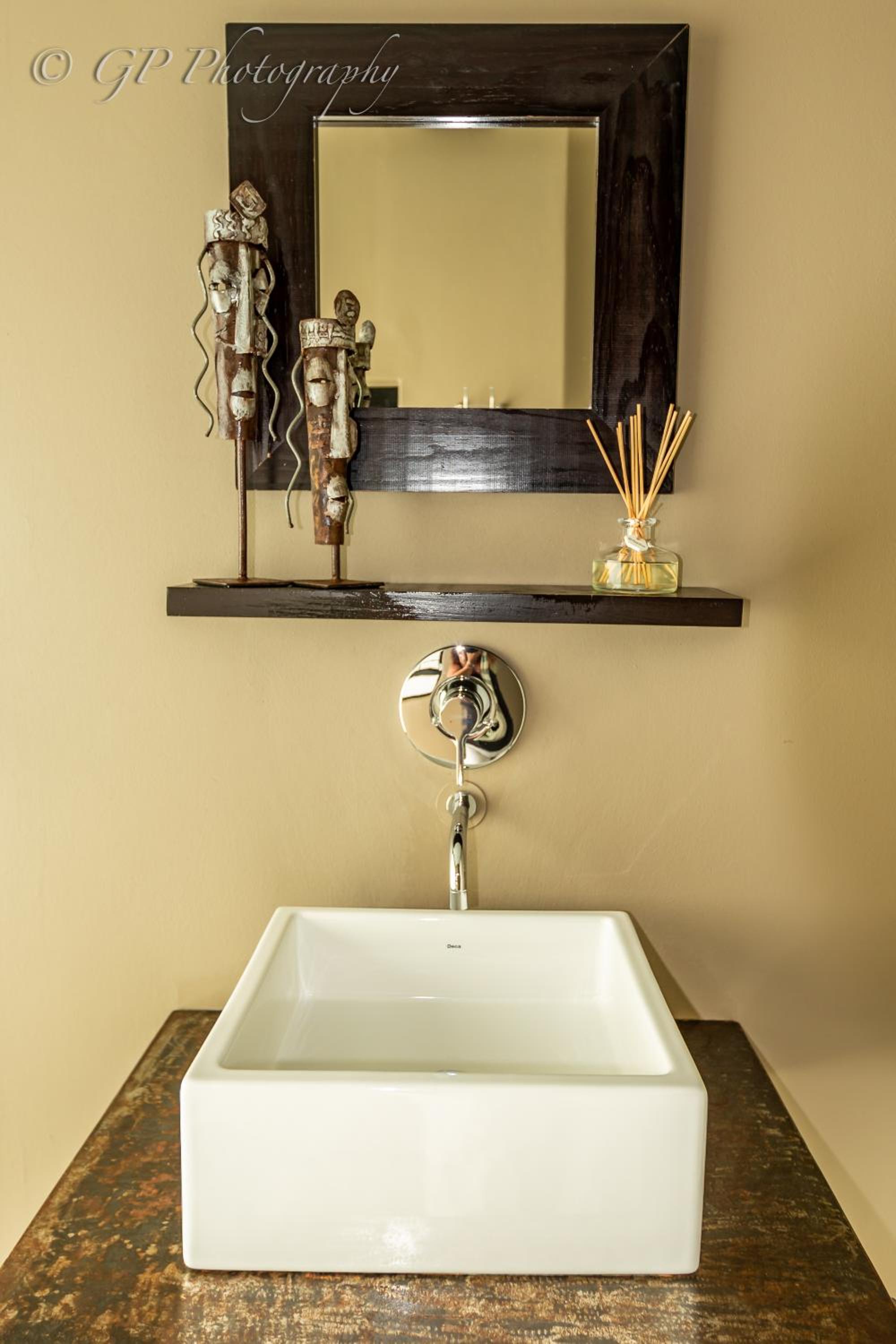 Deluxe Queen Suite - Photo 43
