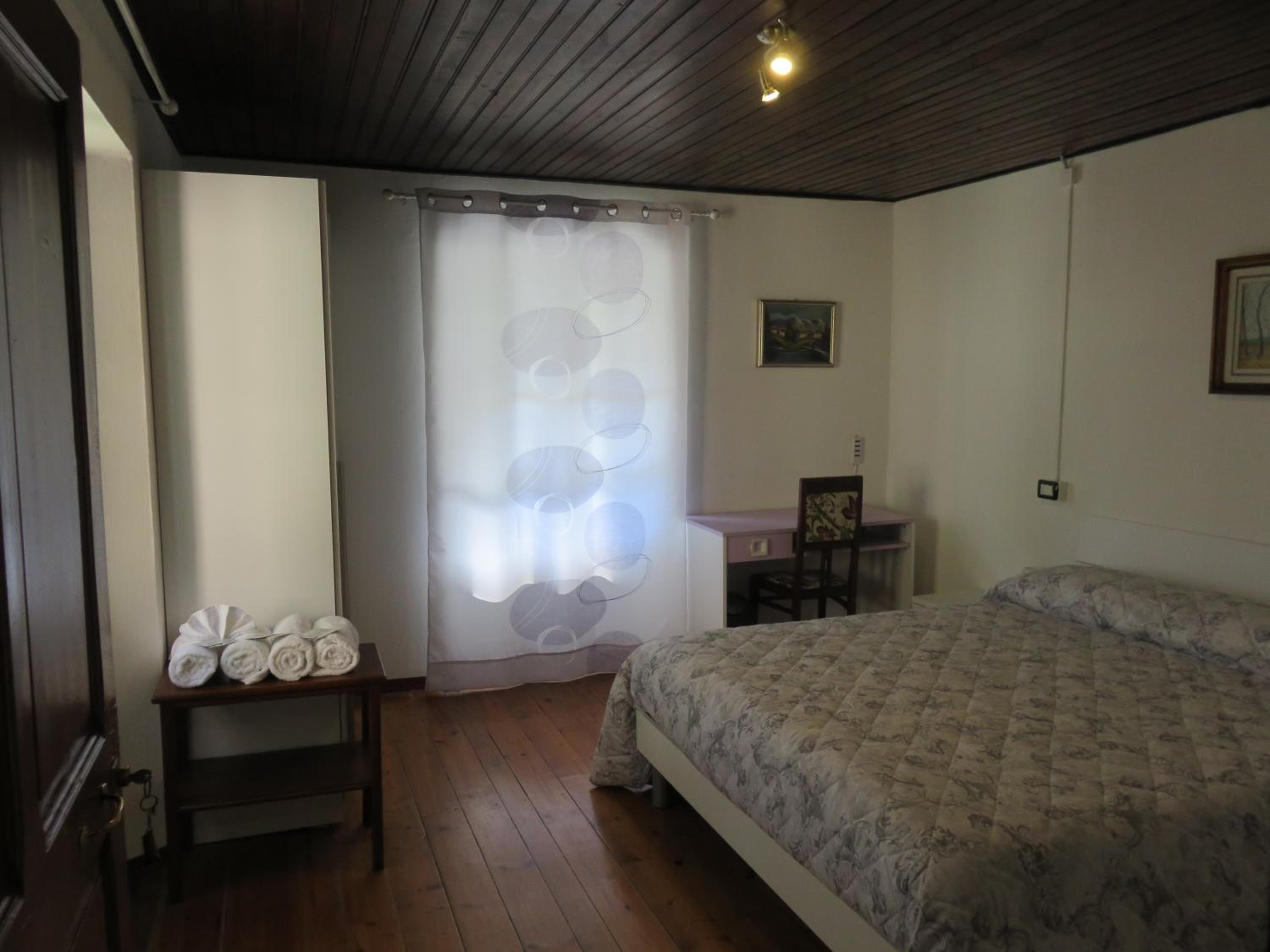 Double Room - Photo 10
