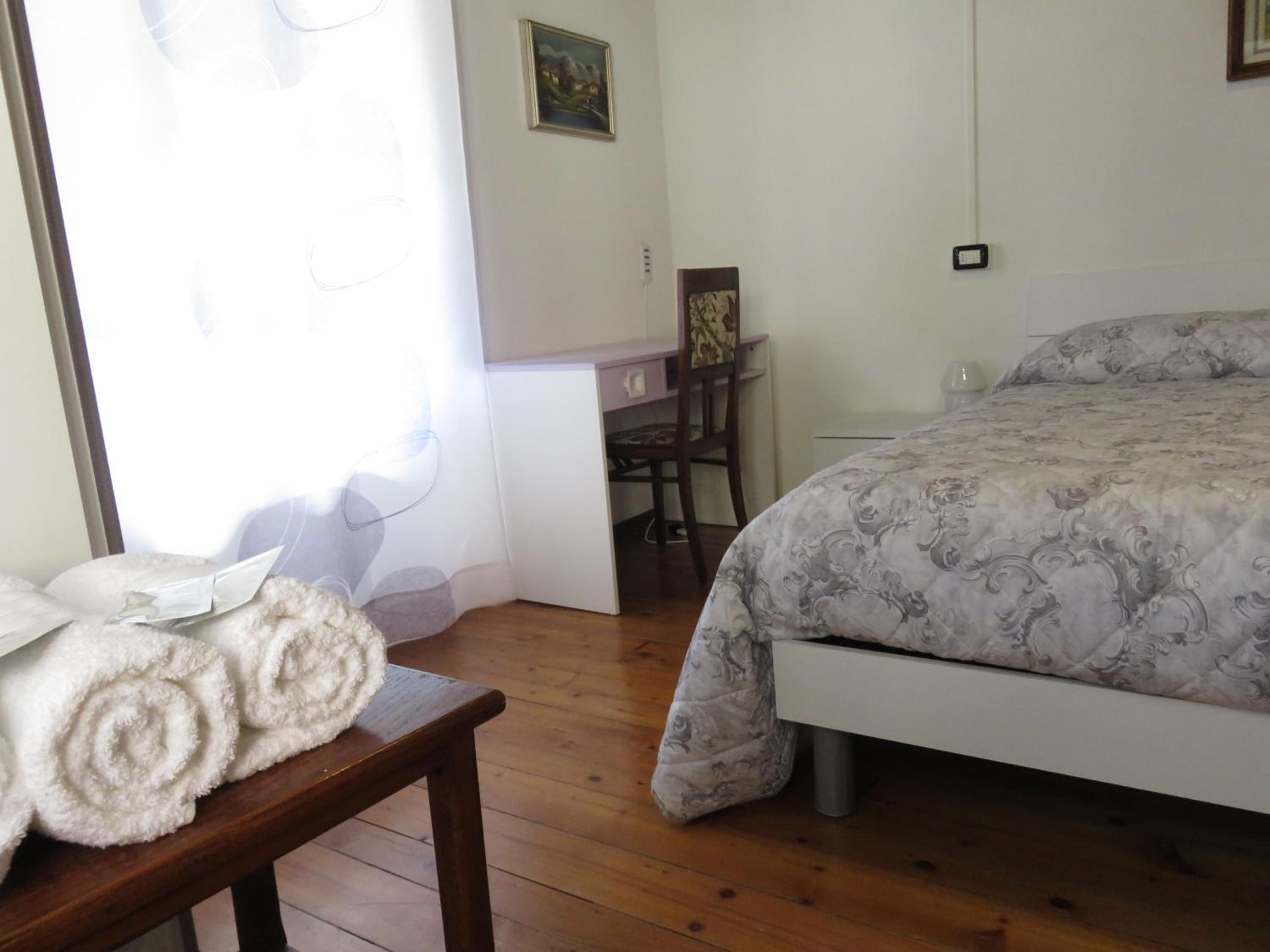 Double Room - Photo 12