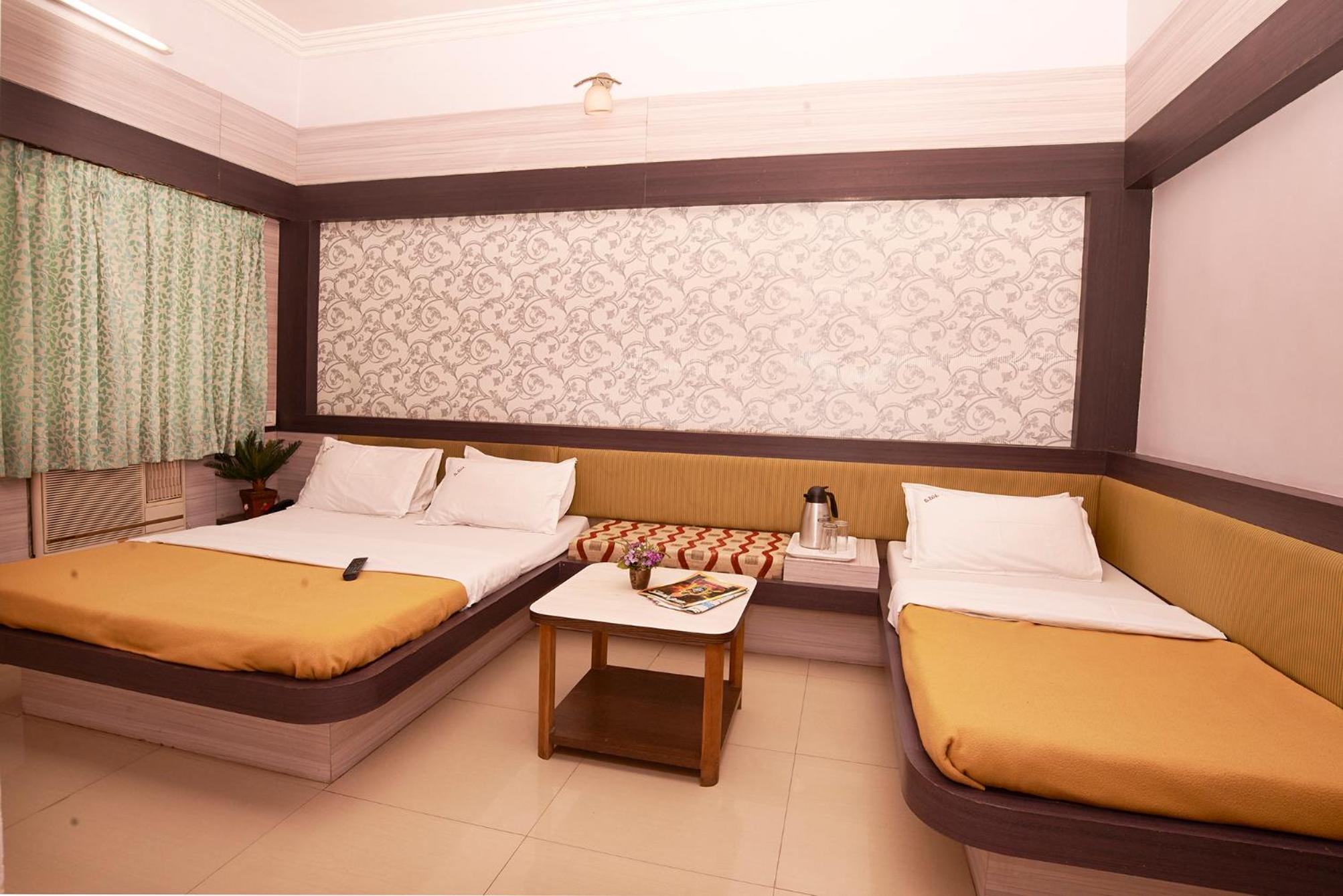 Triple Room with Balcony - Photo 7