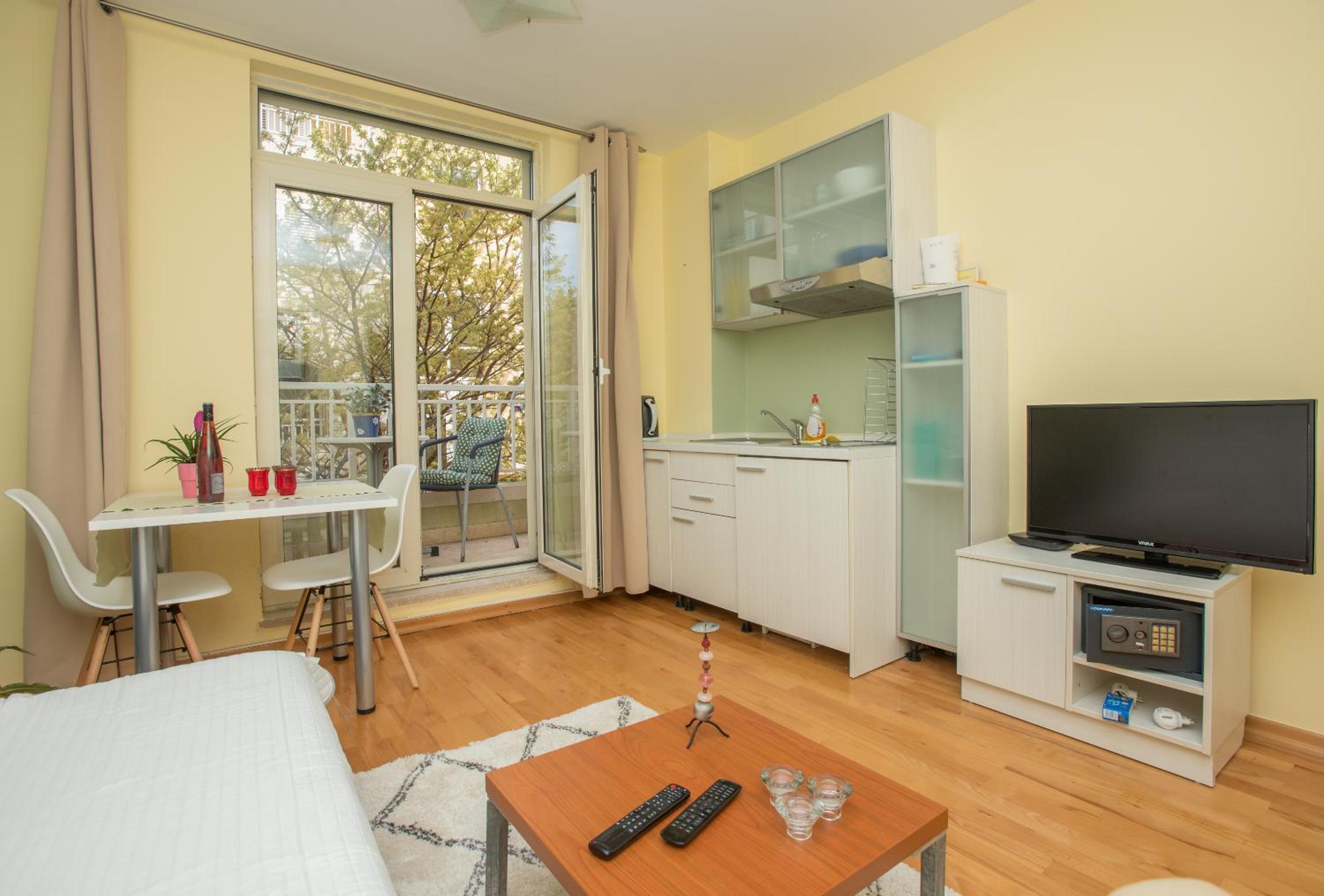 Studio with Balcony and Garden View (2 - 3 Adults)