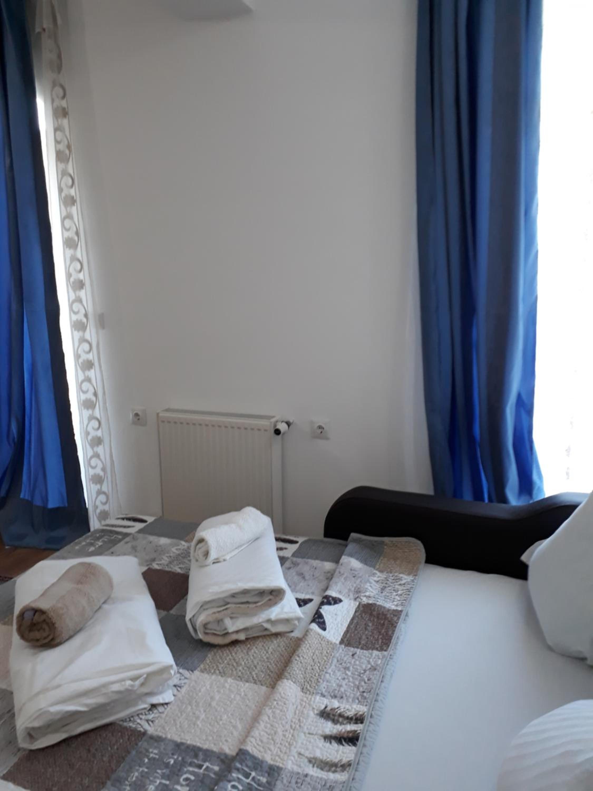 Family Room - Photo 4