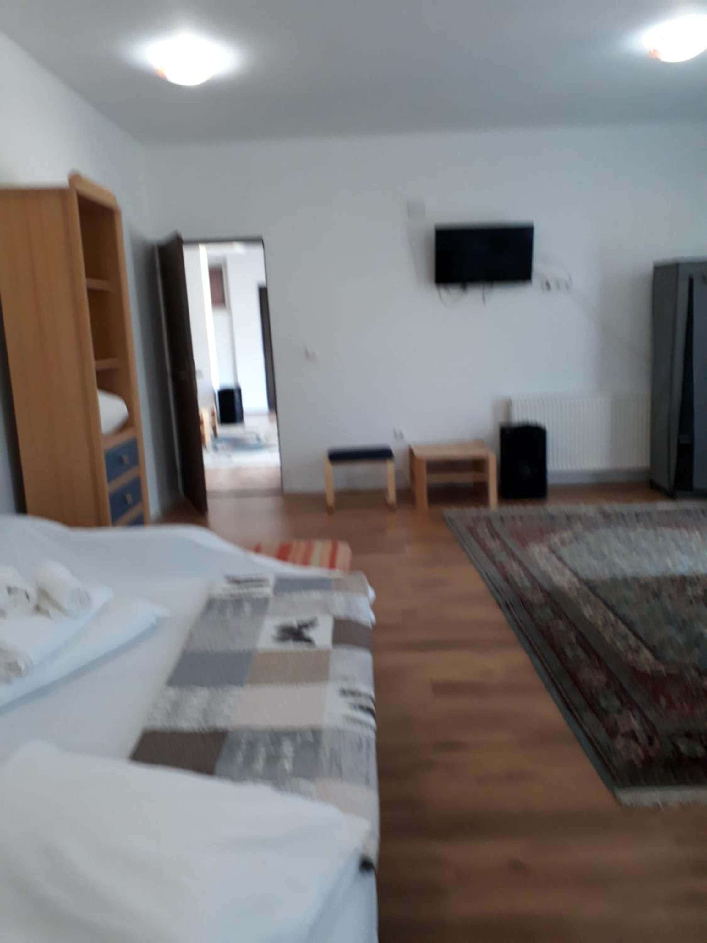 Family Room - Photo 6