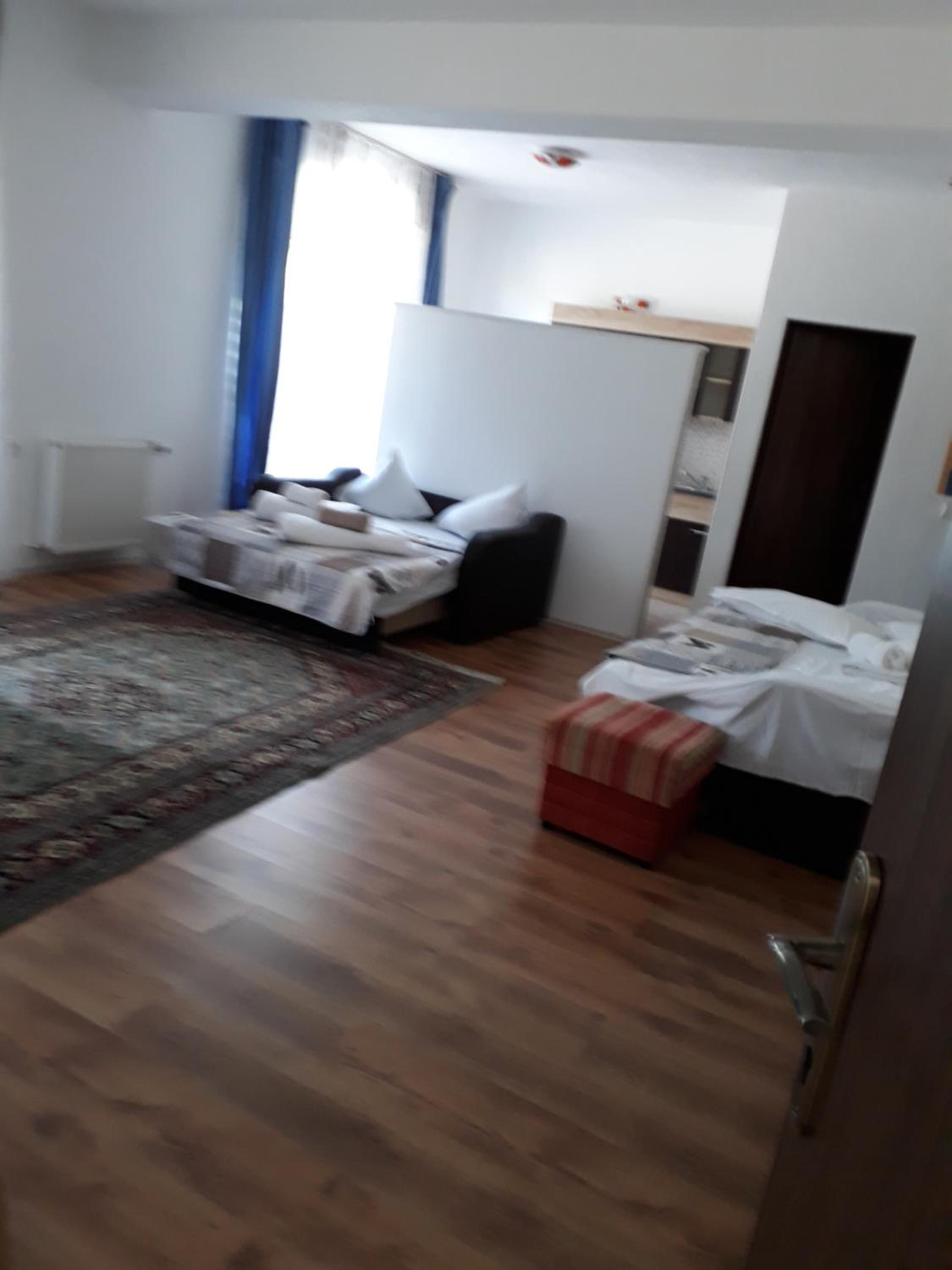 Family Room - Photo 7