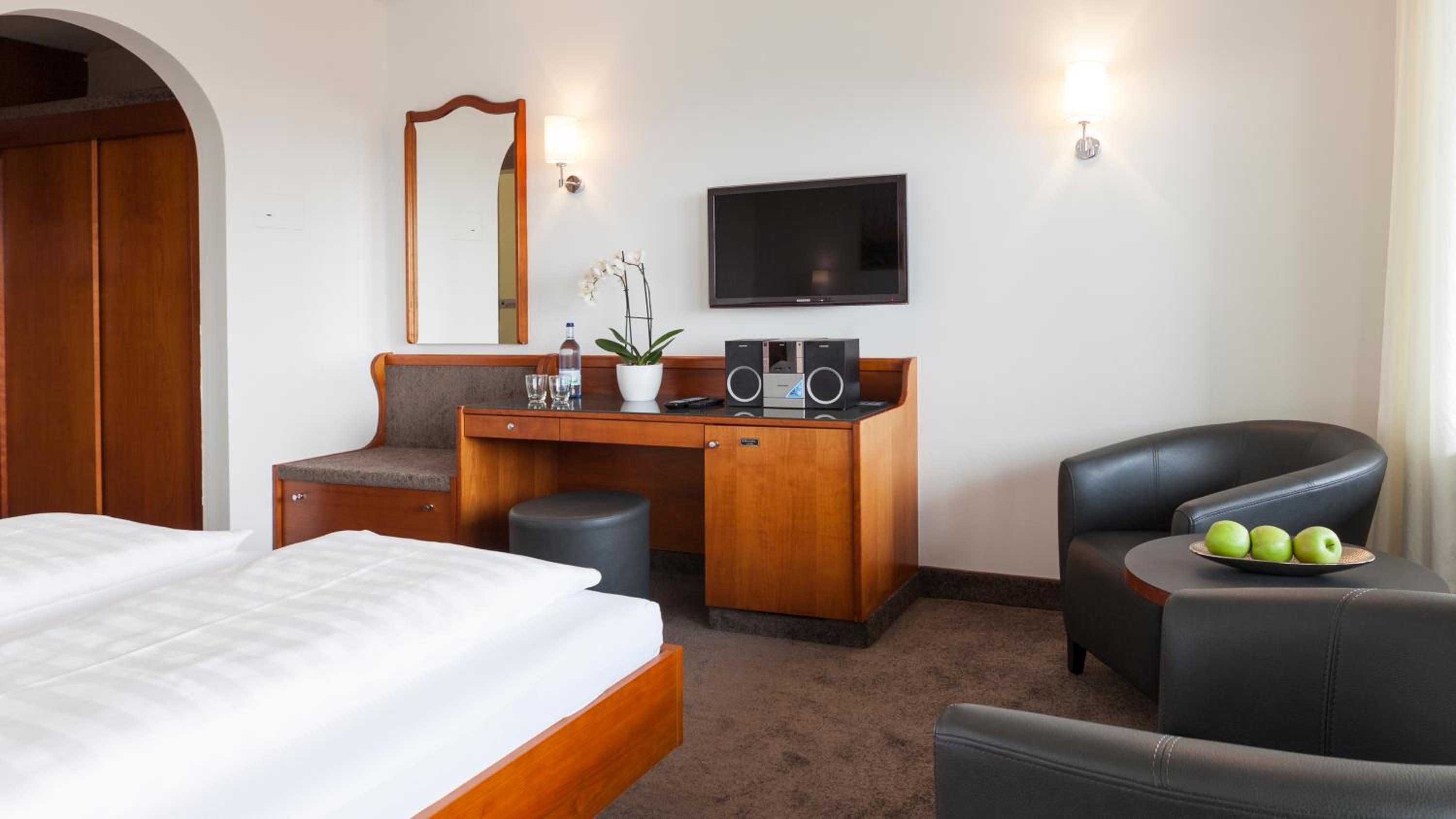 Double Room with Balcony and Lake View photo 2