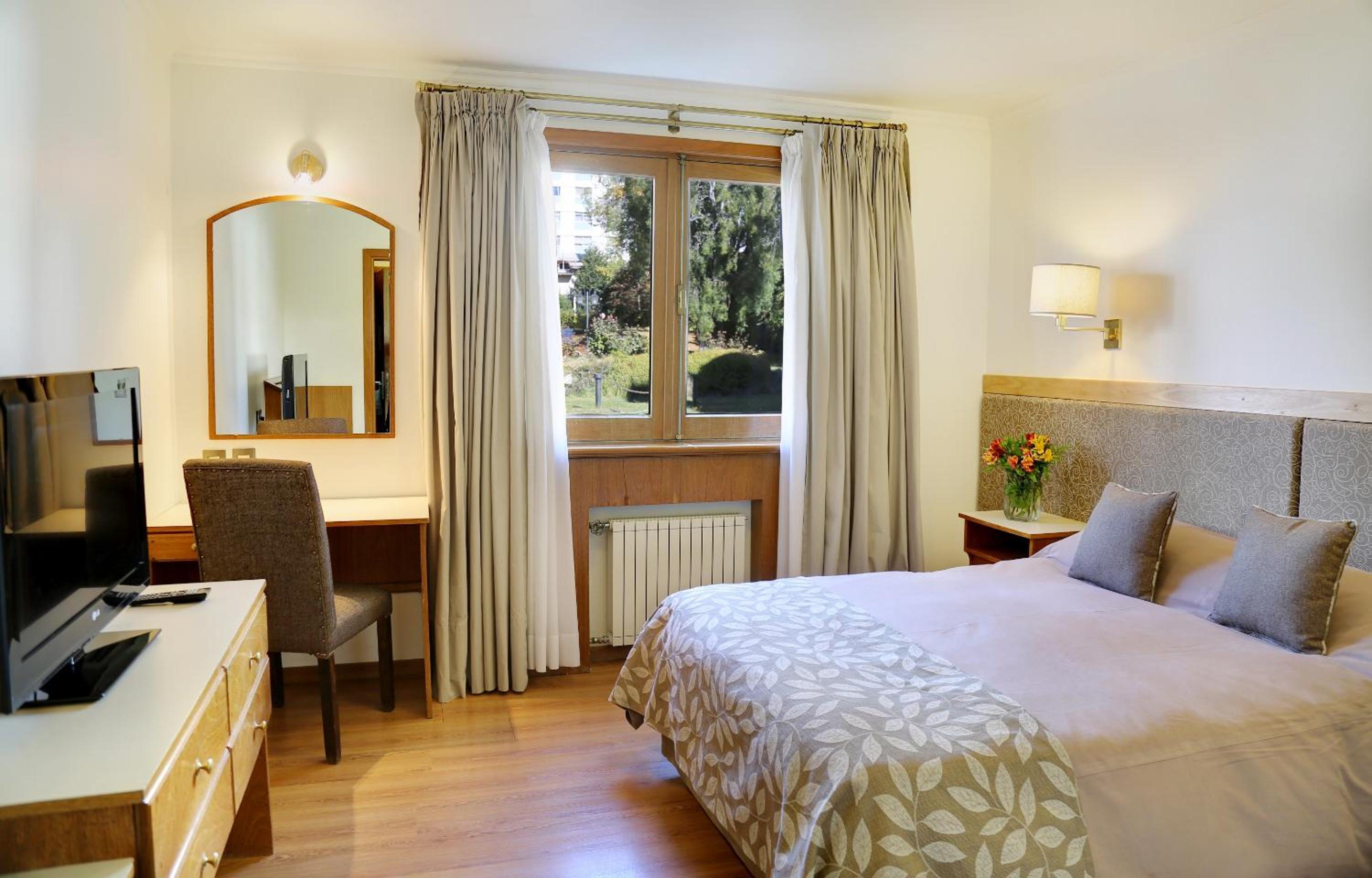 Standard Double or Twin Room photo 1