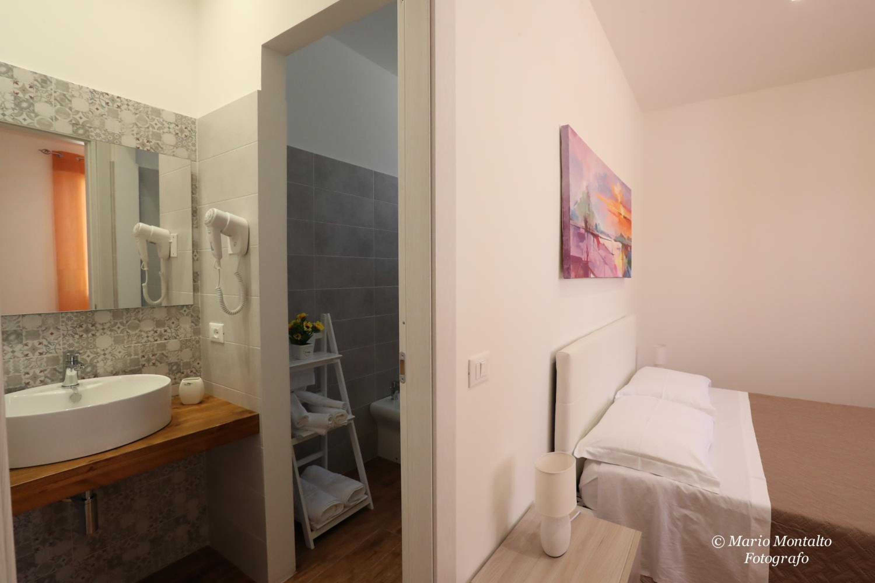 Double Room with Private Bathroom photo 1