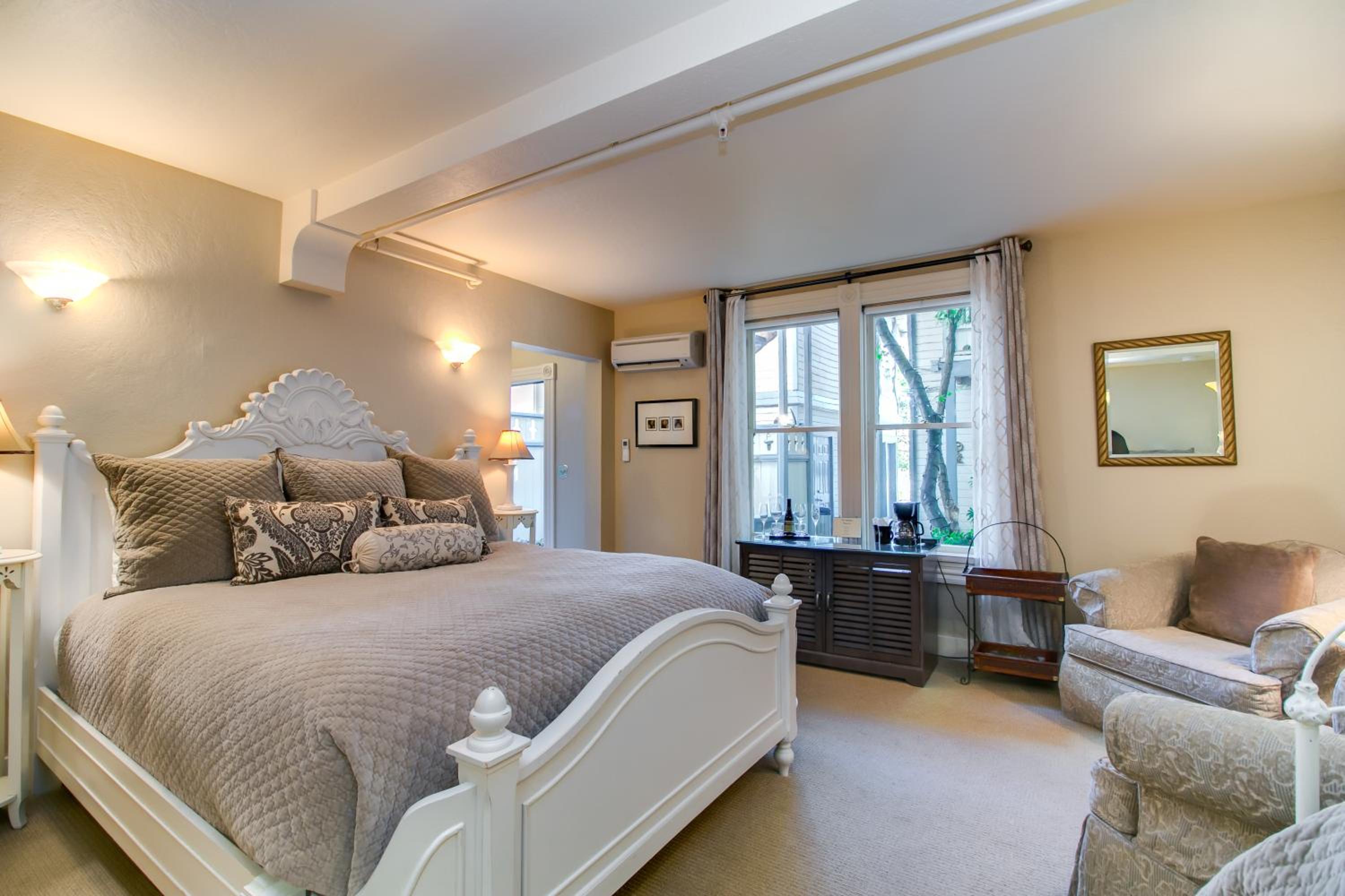 Triple Room with Bath