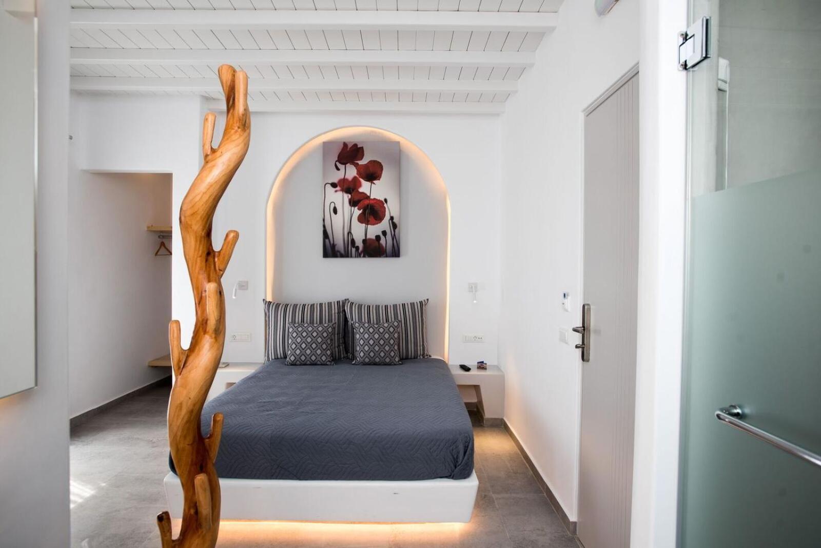 Superior Room with Partial Sea View photo 2