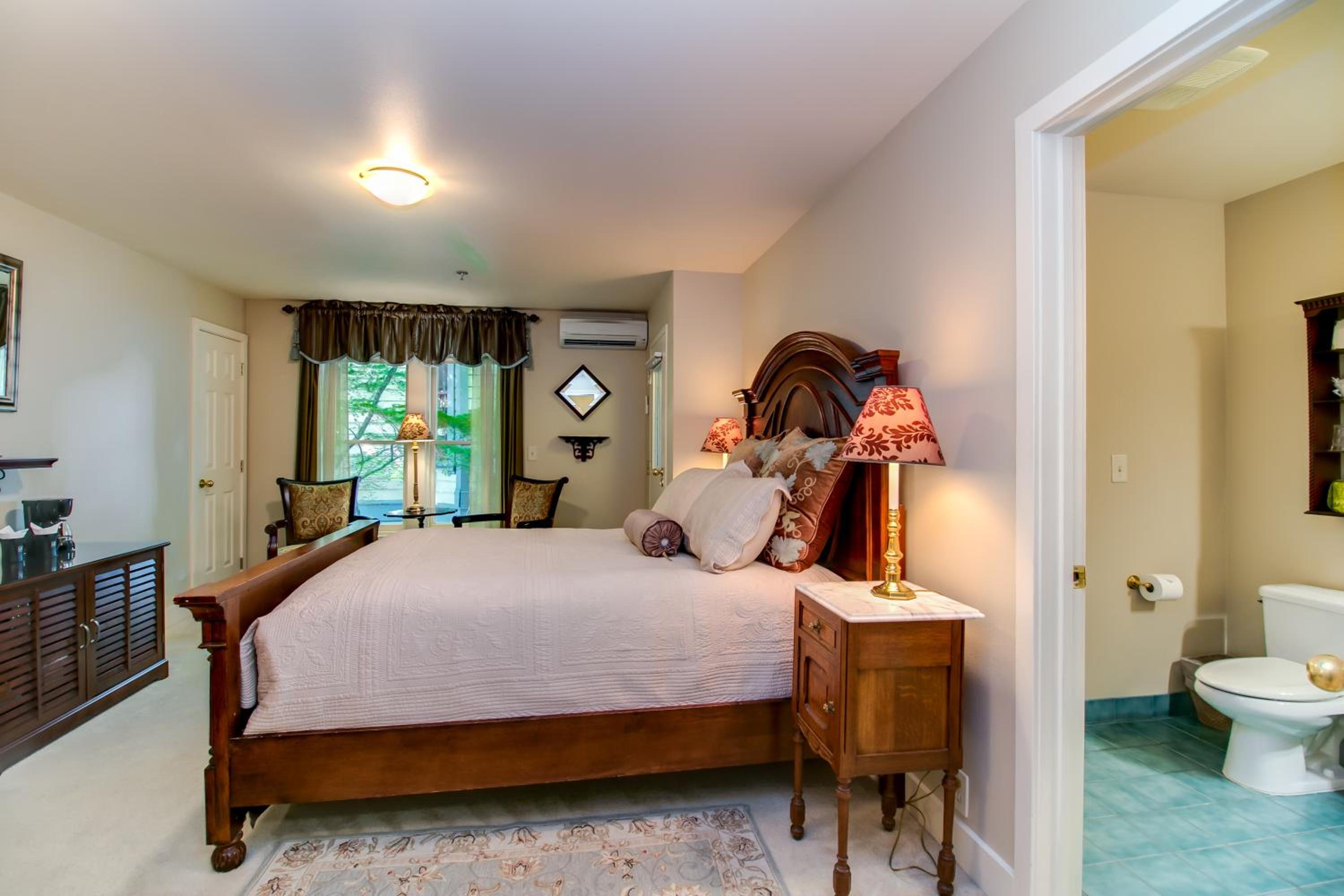 Standard Queen Room photo 2