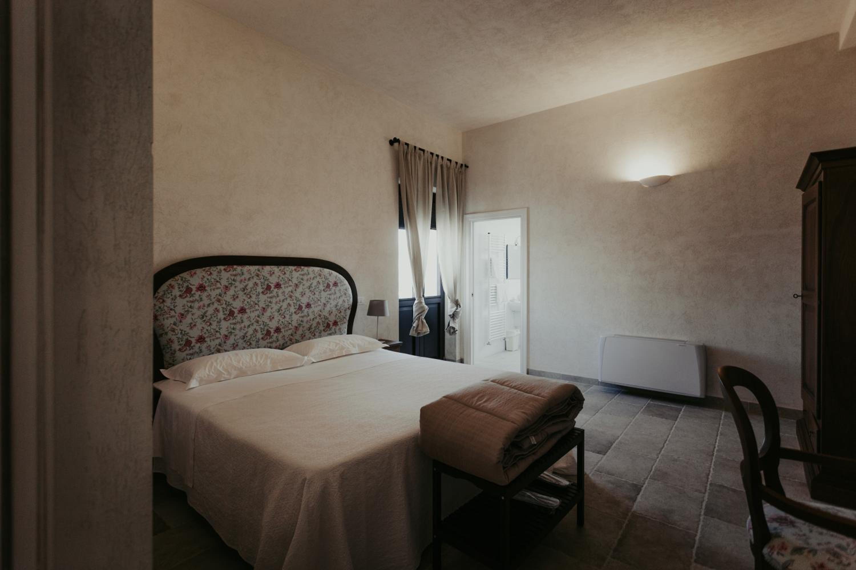 One-Bedroom Apartment with Disability Access  - Photo 4