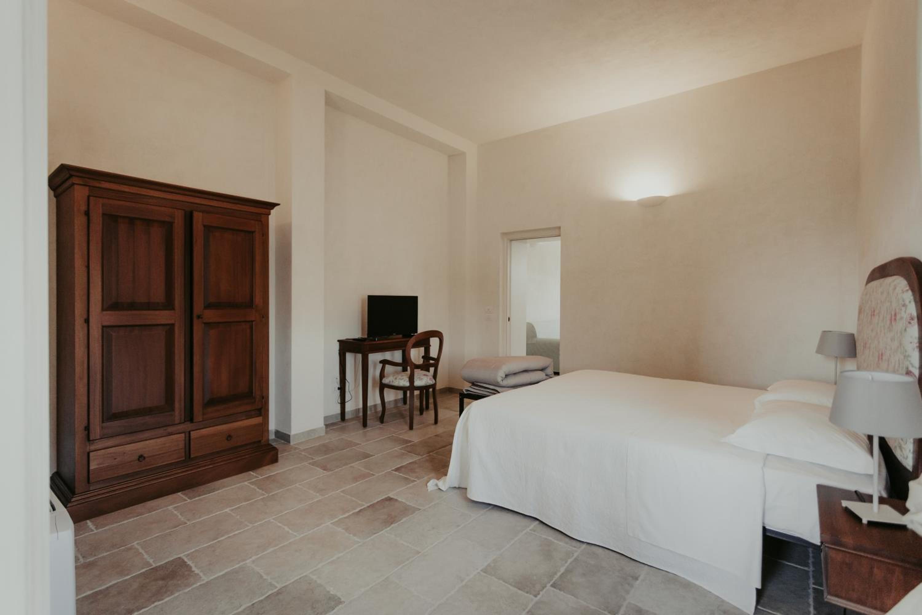 One-Bedroom Apartment with Disability Access  - Photo 6